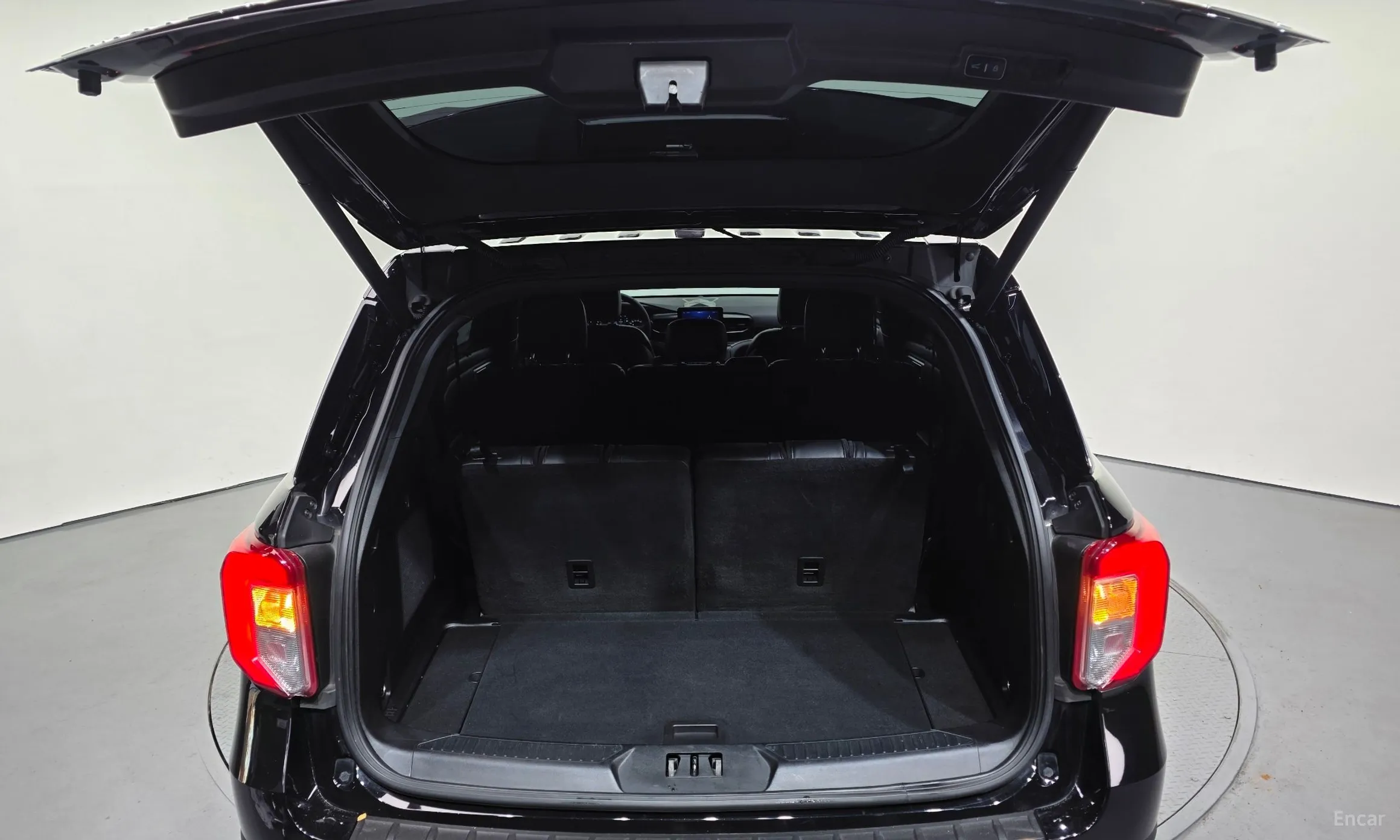 Ford Explorer 6th Generation превью 19