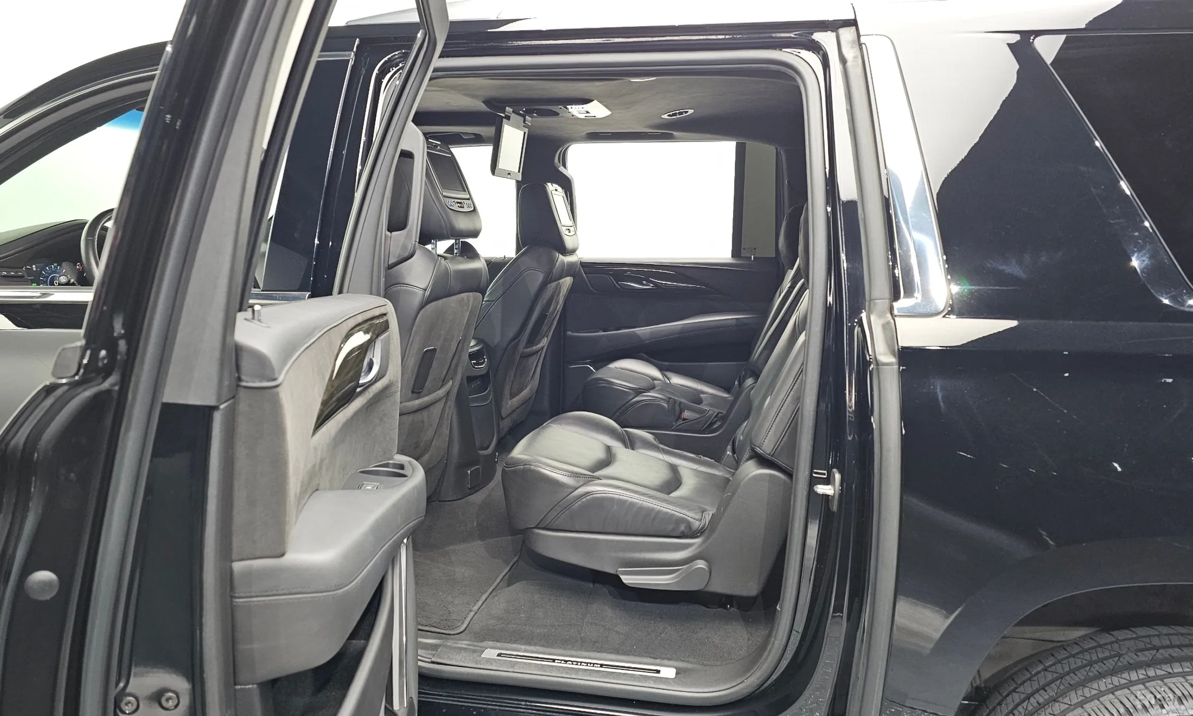 Cadillac Escalade превью 11