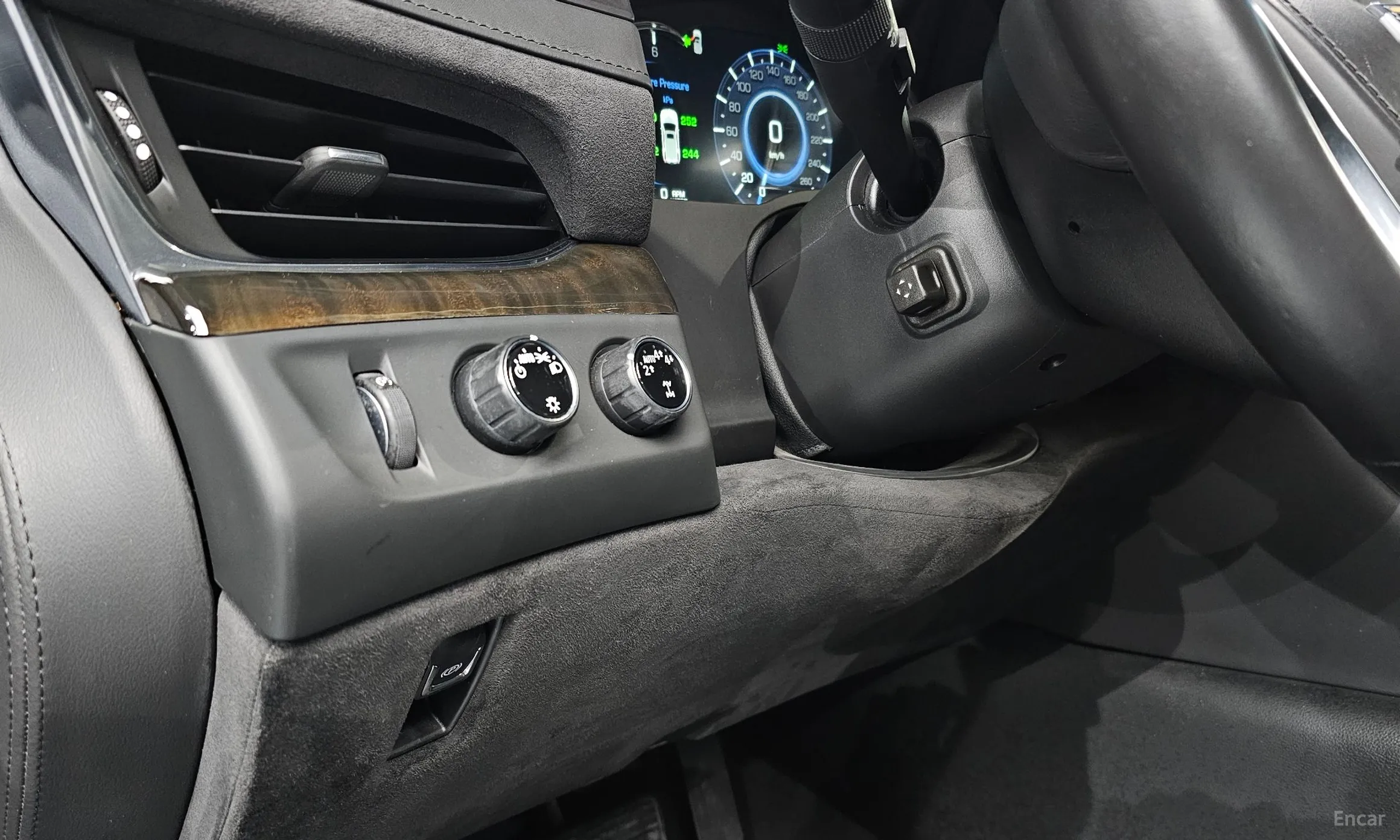 Cadillac Escalade превью 13