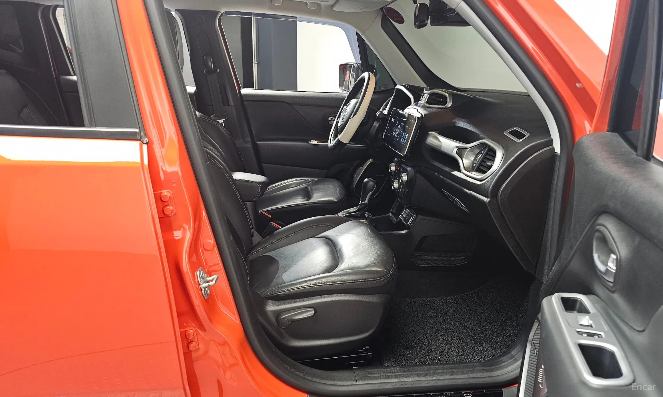 Jeep Renegade превью 11