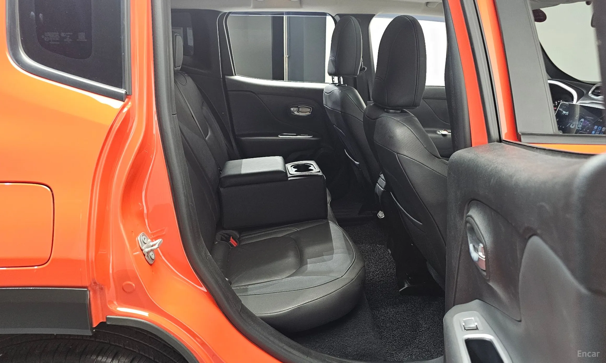 Jeep Renegade превью 12