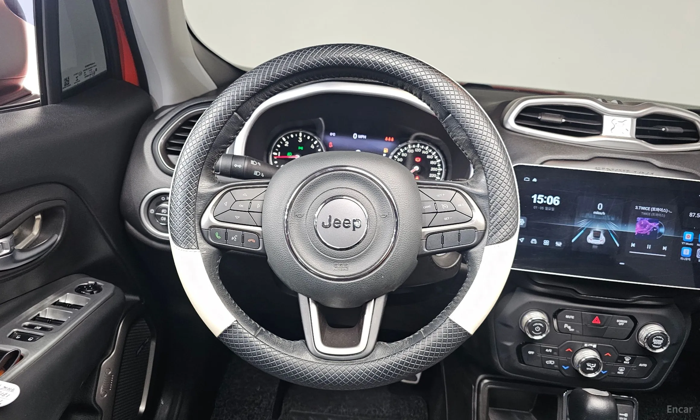 Jeep Renegade превью 13