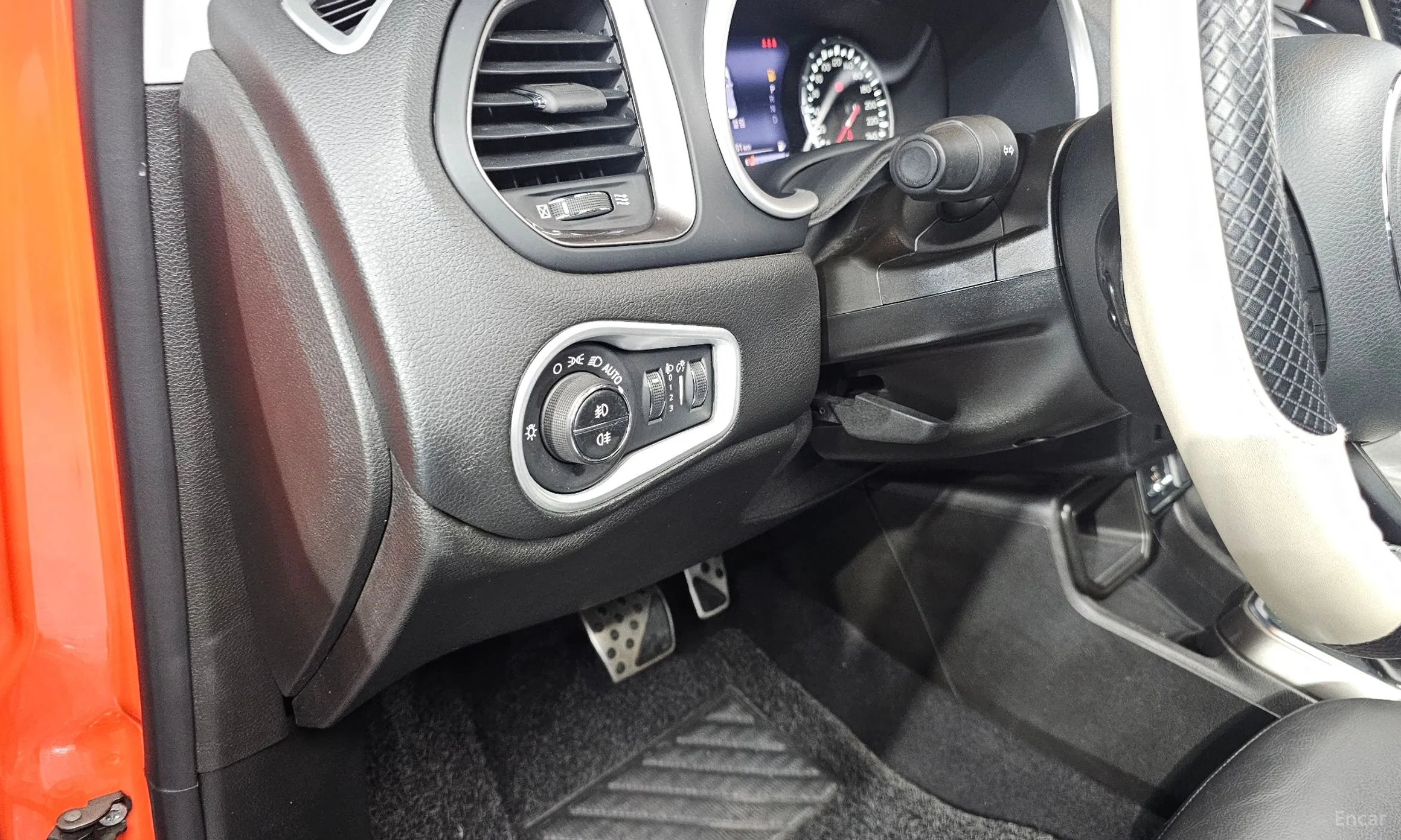 Jeep Renegade превью 14
