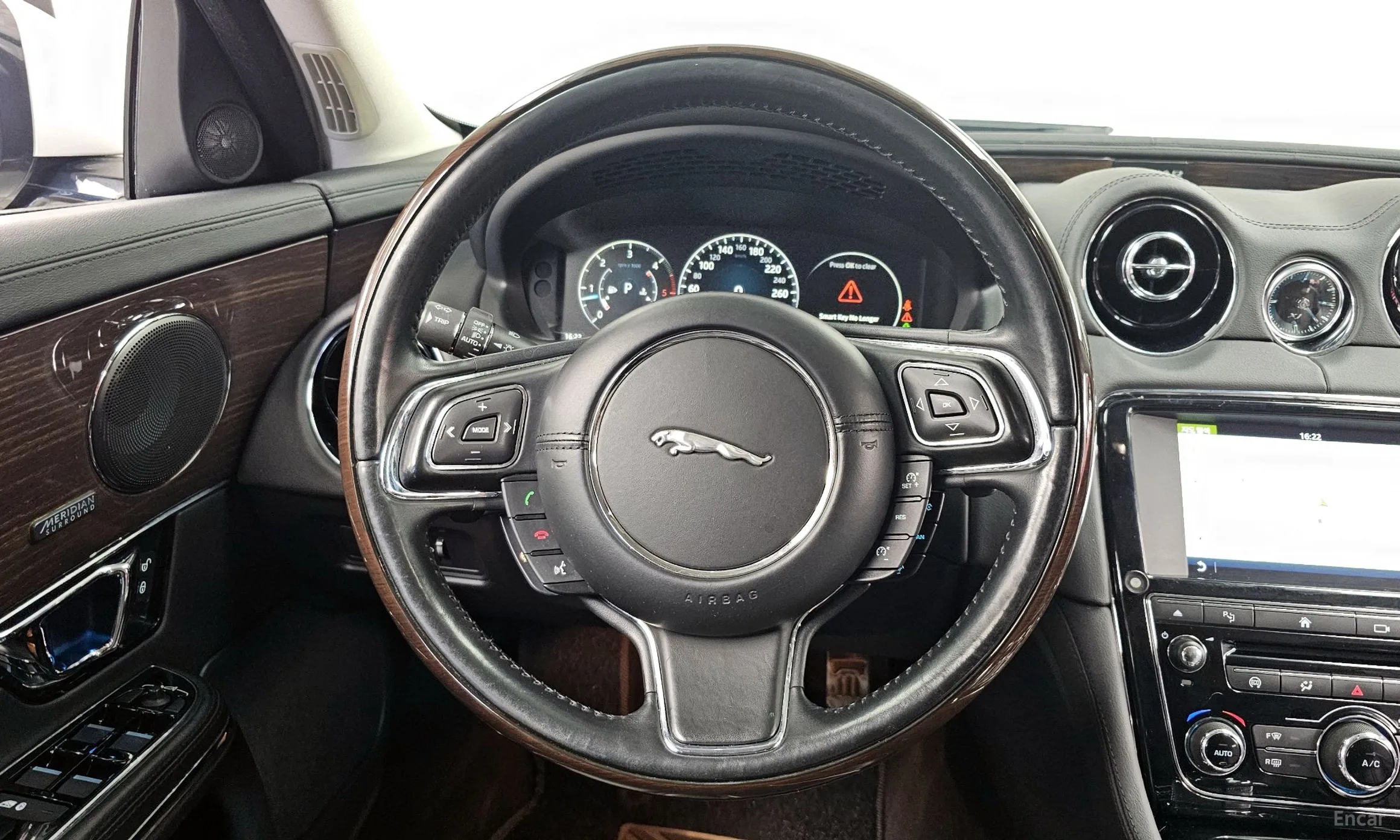 Jaguar All New XJ превью 13