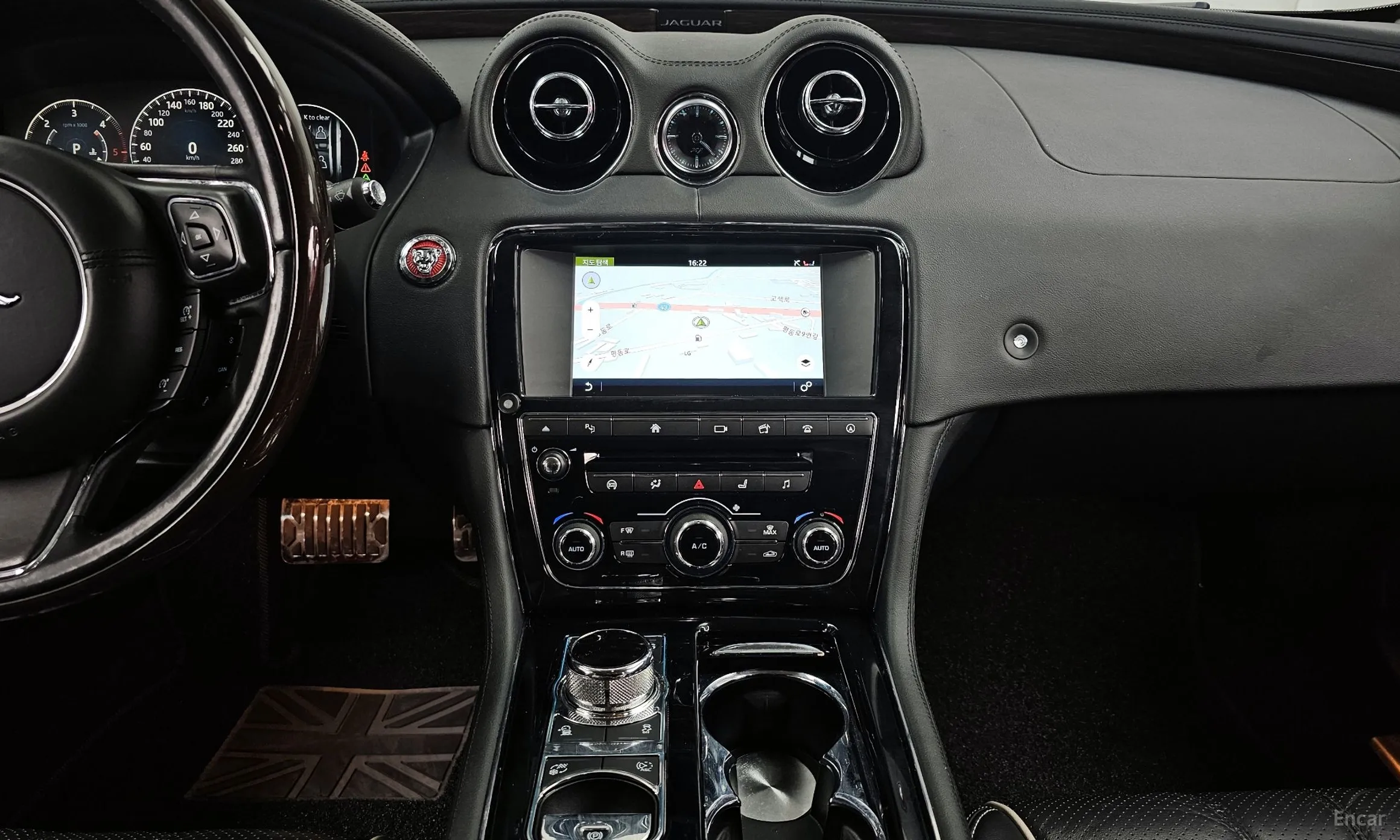 Jaguar All New XJ превью 14
