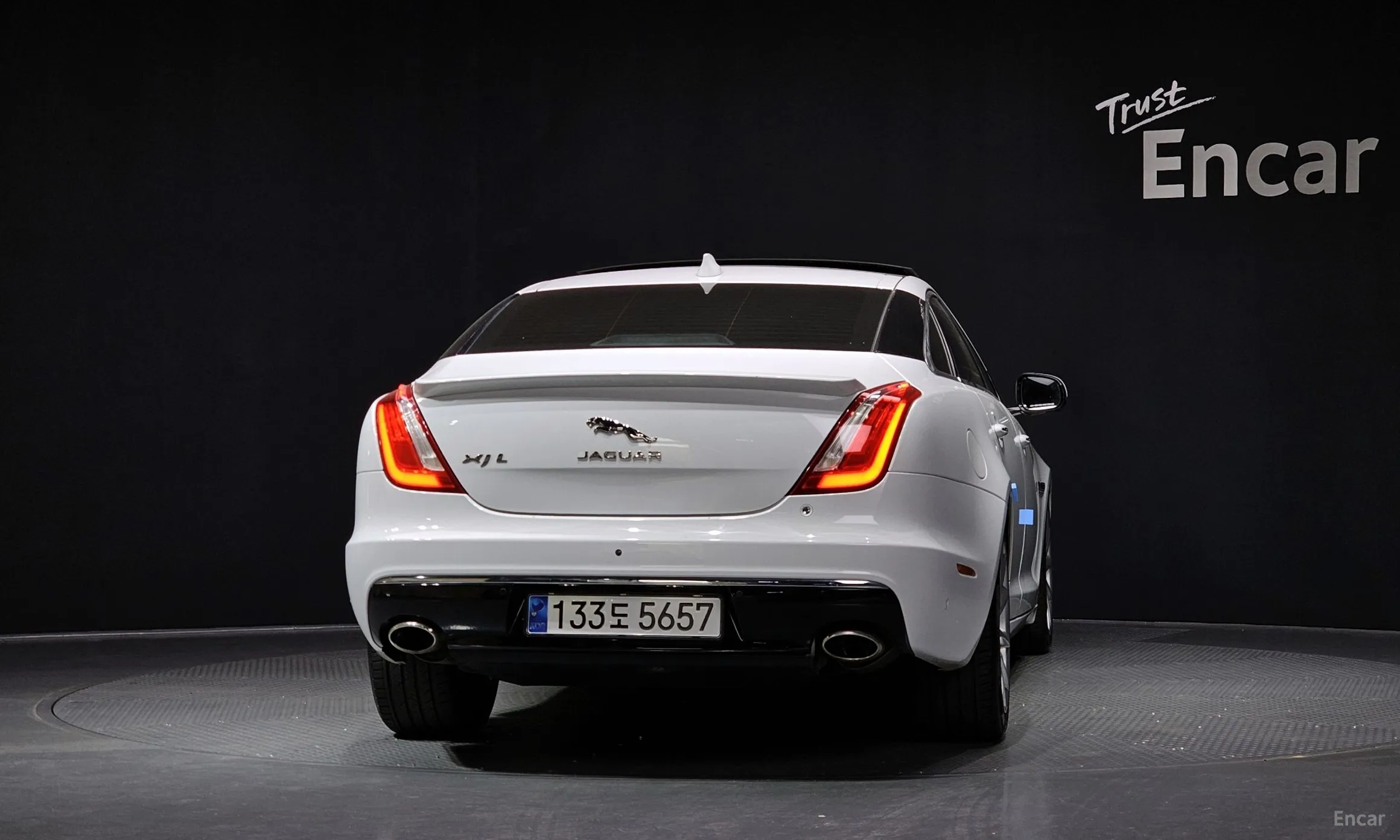 Jaguar All New XJ превью 4