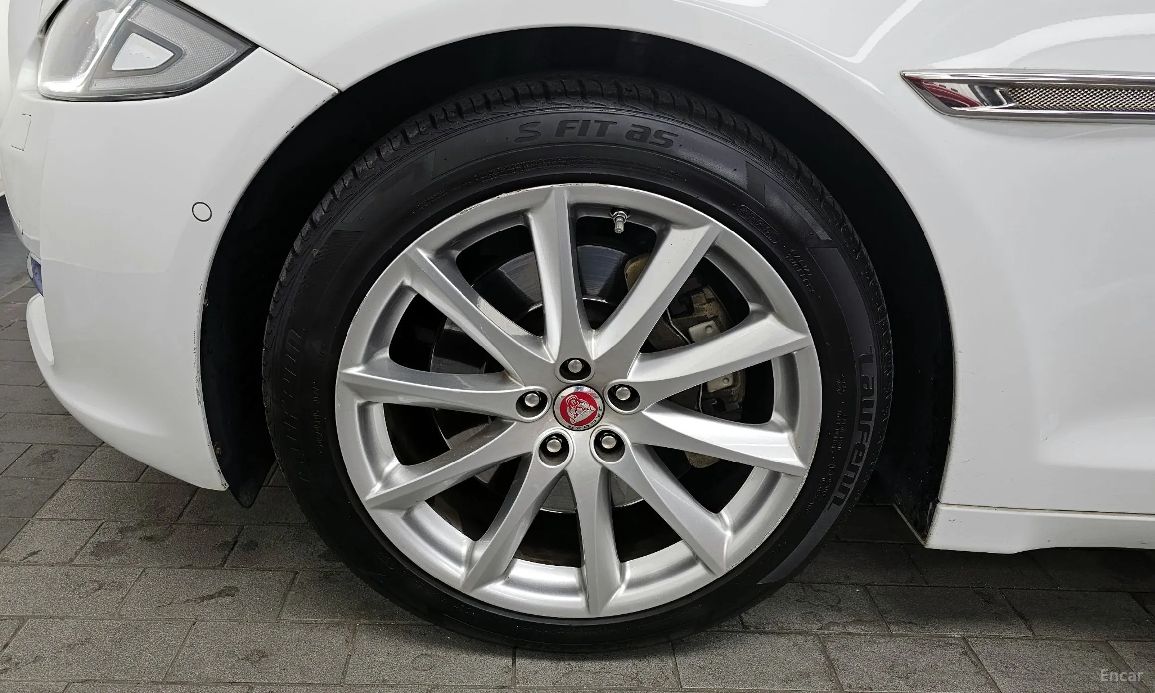 Jaguar All New XJ превью 5