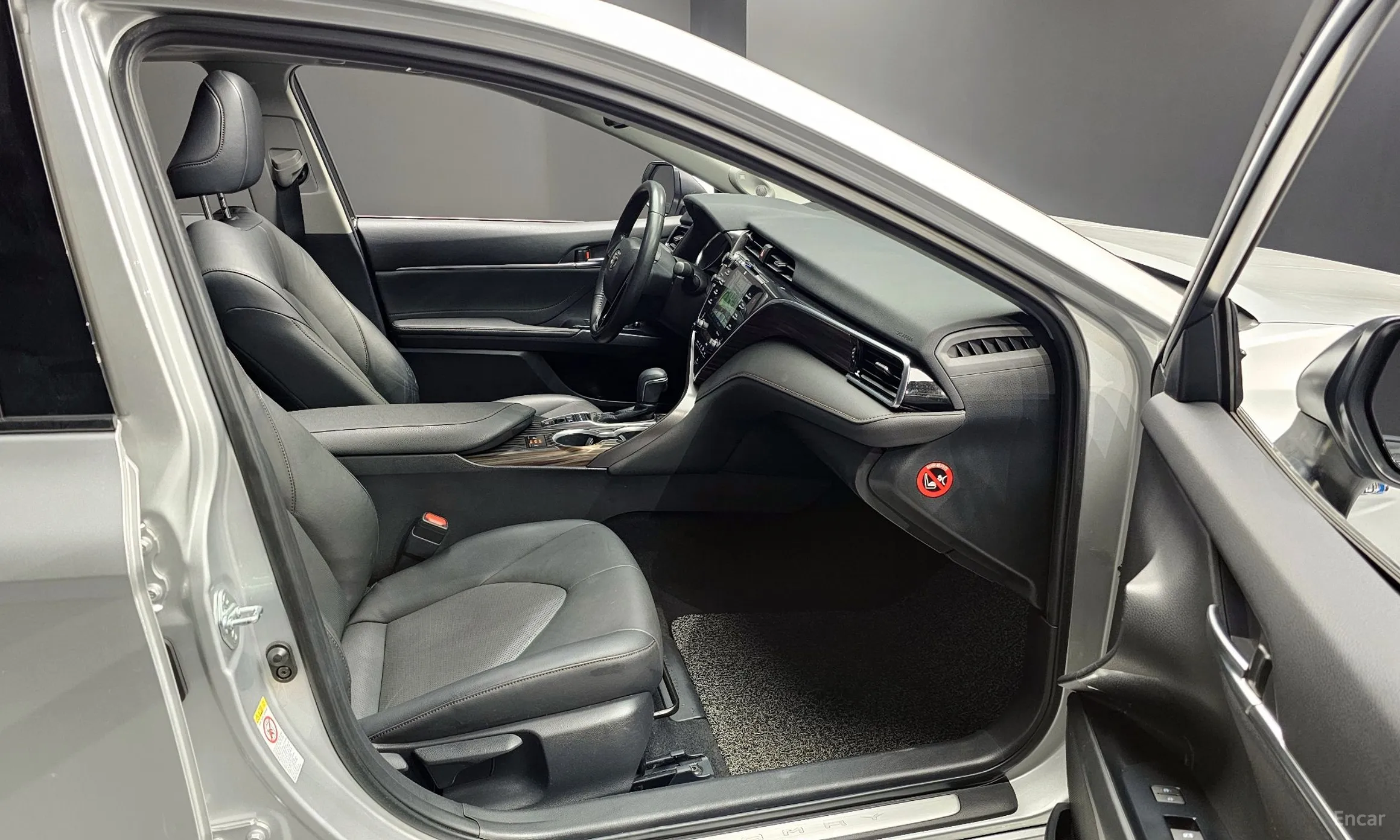 Toyota Camry (XV70) превью 11