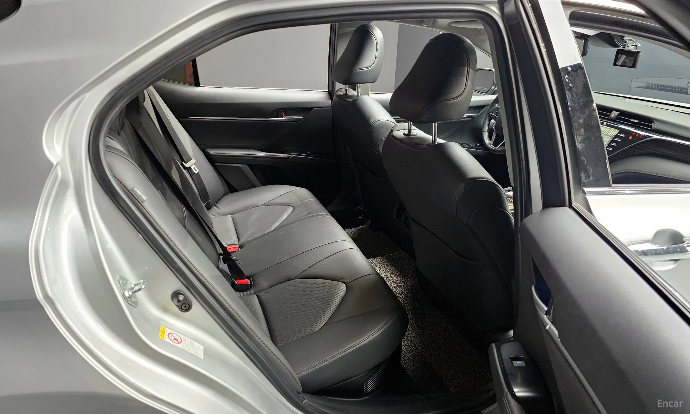 Toyota Camry (XV70) превью 12
