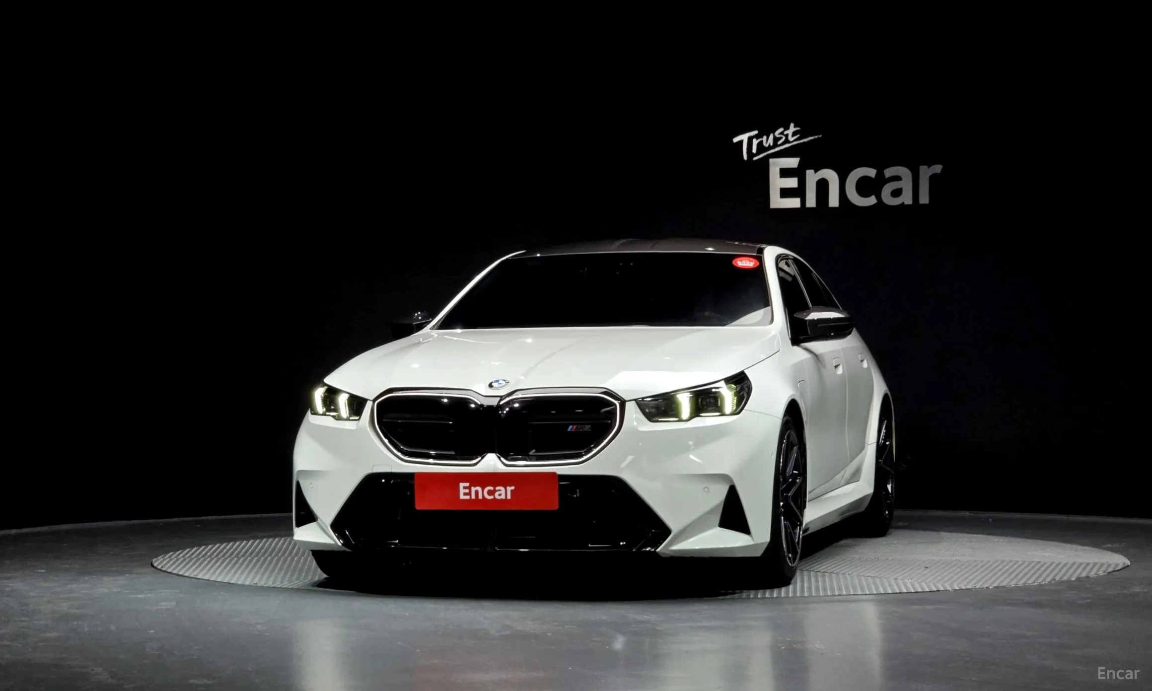 BMW M5 (G90) превью 3
