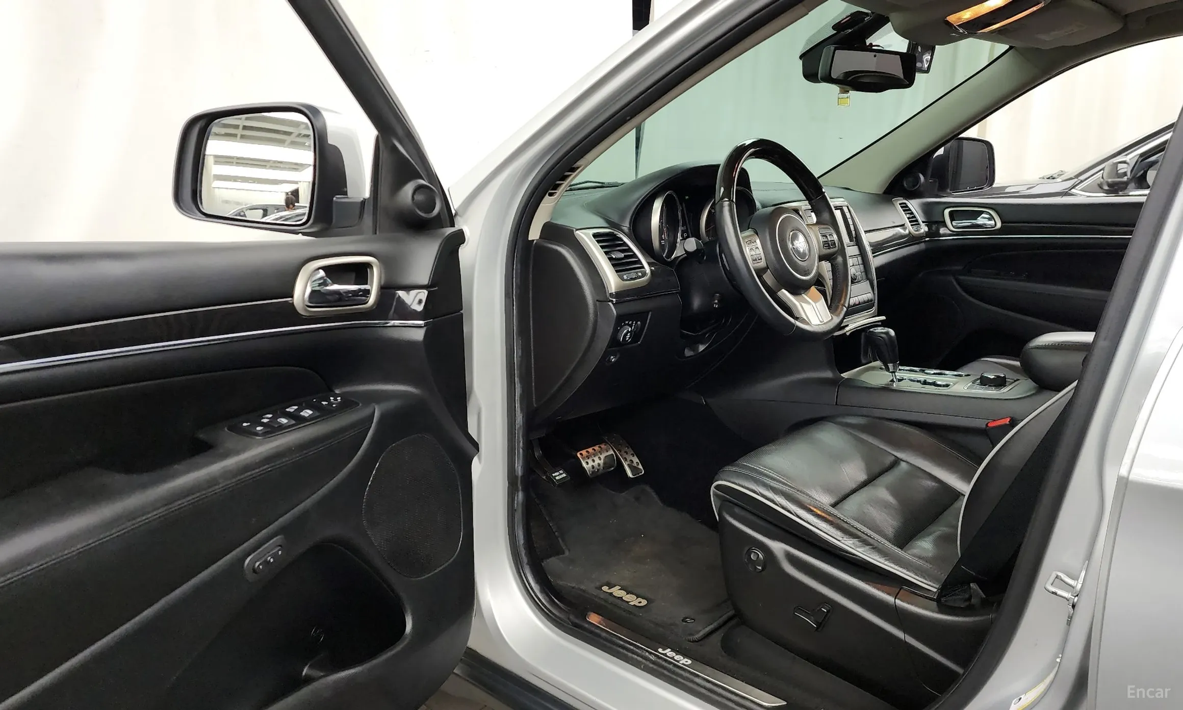 Jeep Grand Cherokee превью 10
