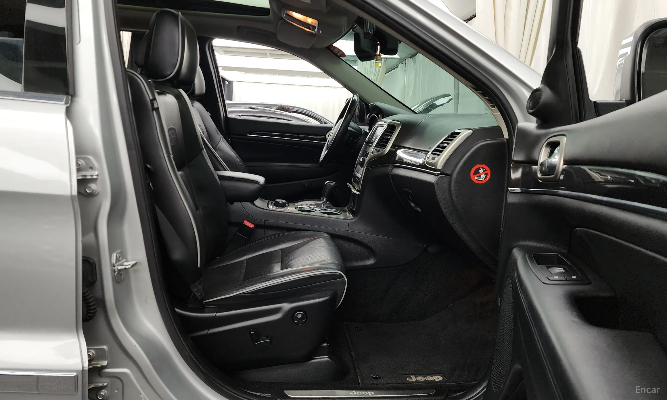 Jeep Grand Cherokee превью 11