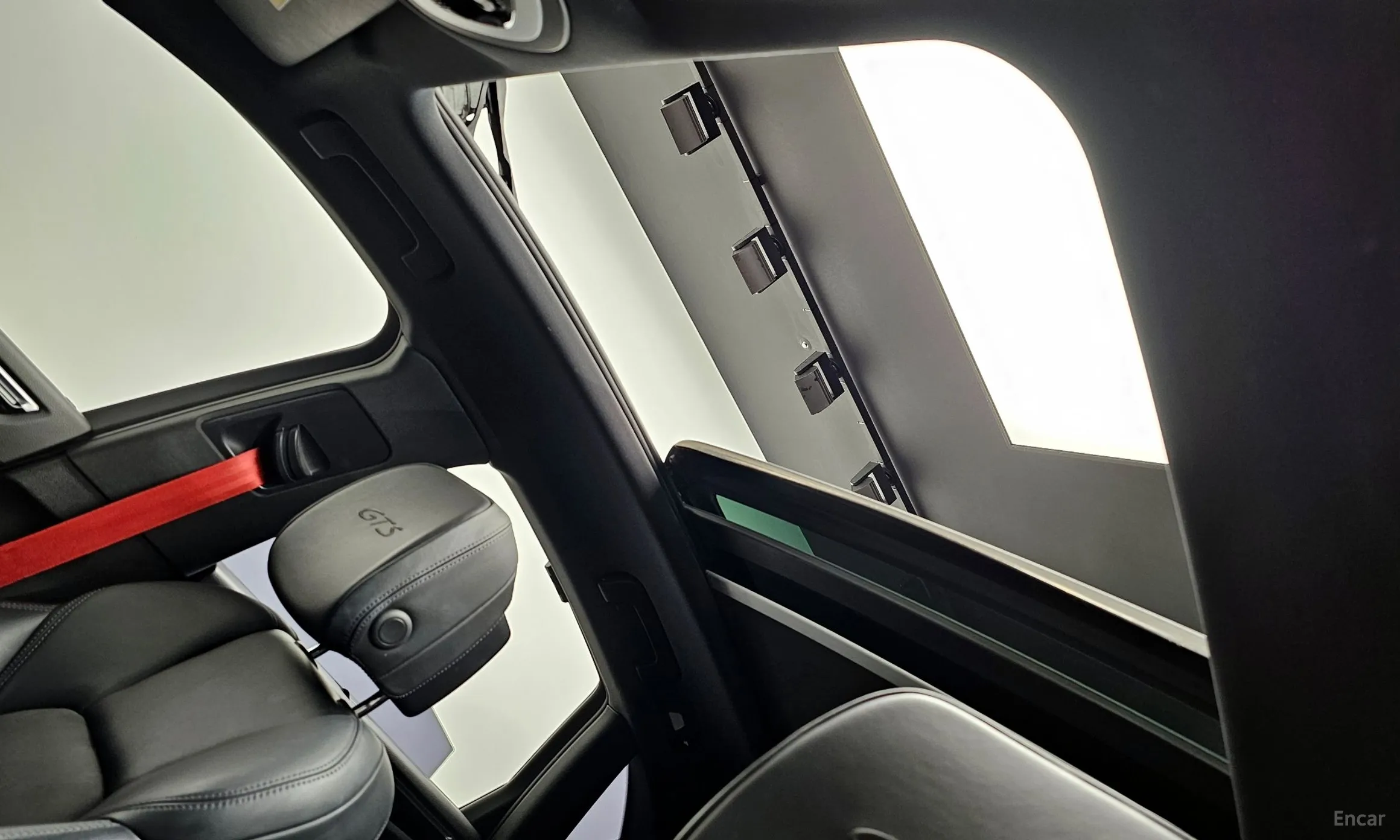 Porsche Macan превью 19