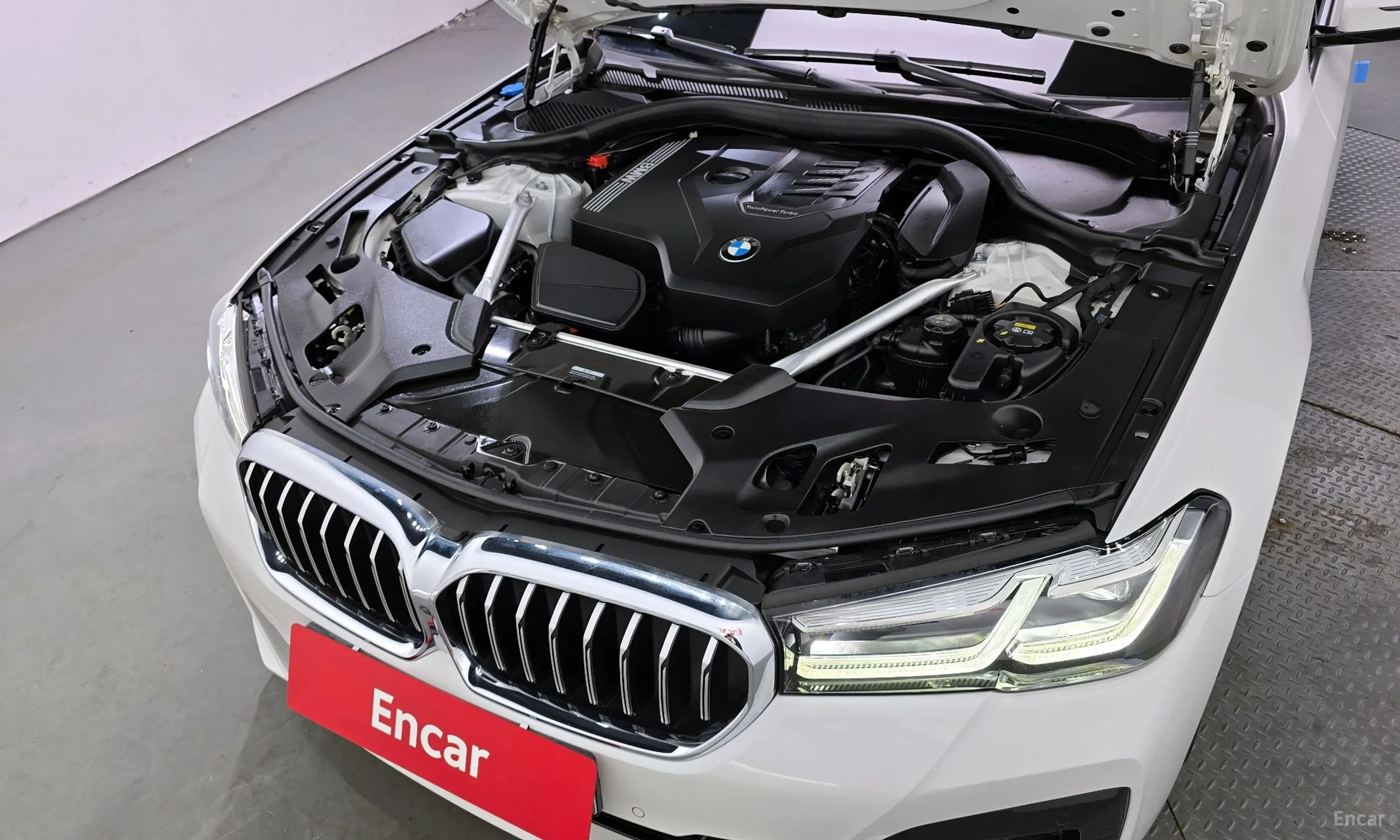 BMW 5 Series (G30) превью 6