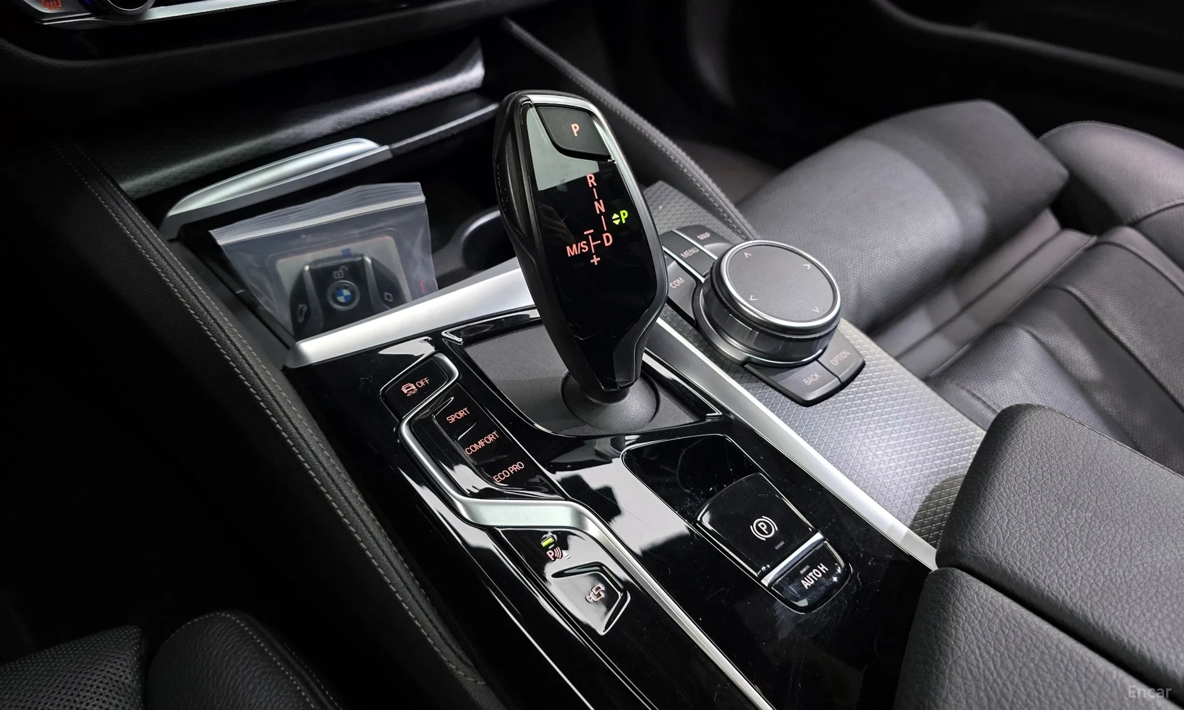 BMW 5 Series (G30) превью 9