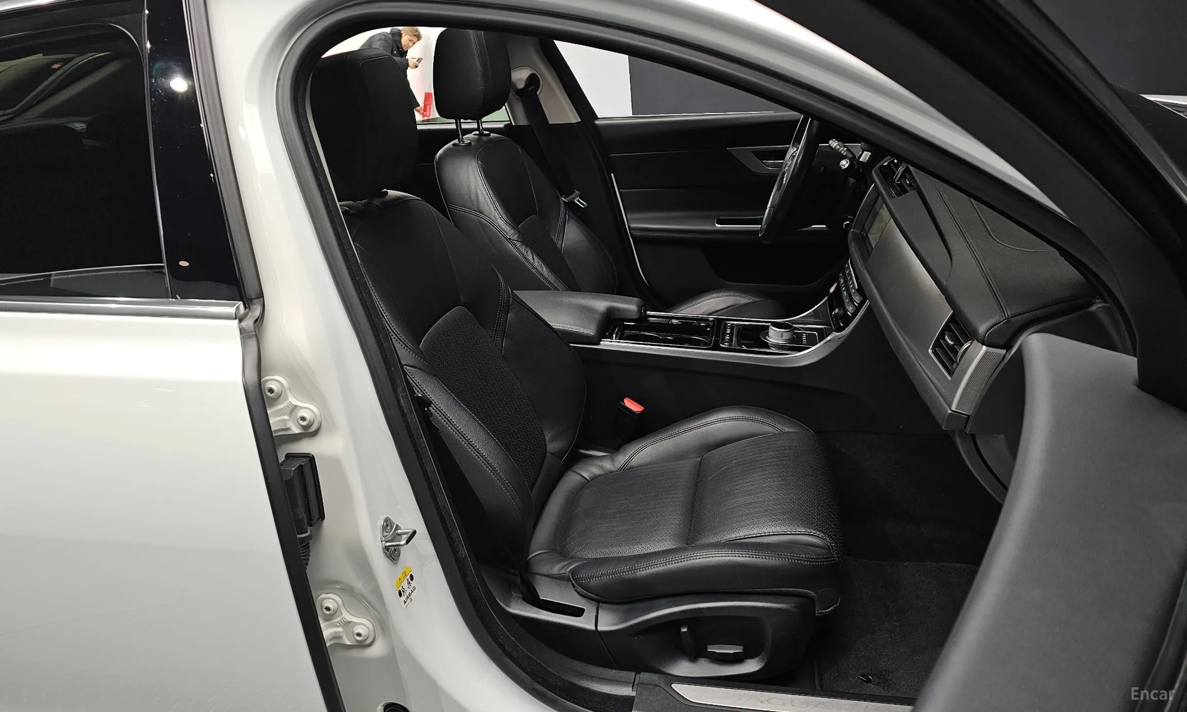 Jaguar XF (x260) превью 10