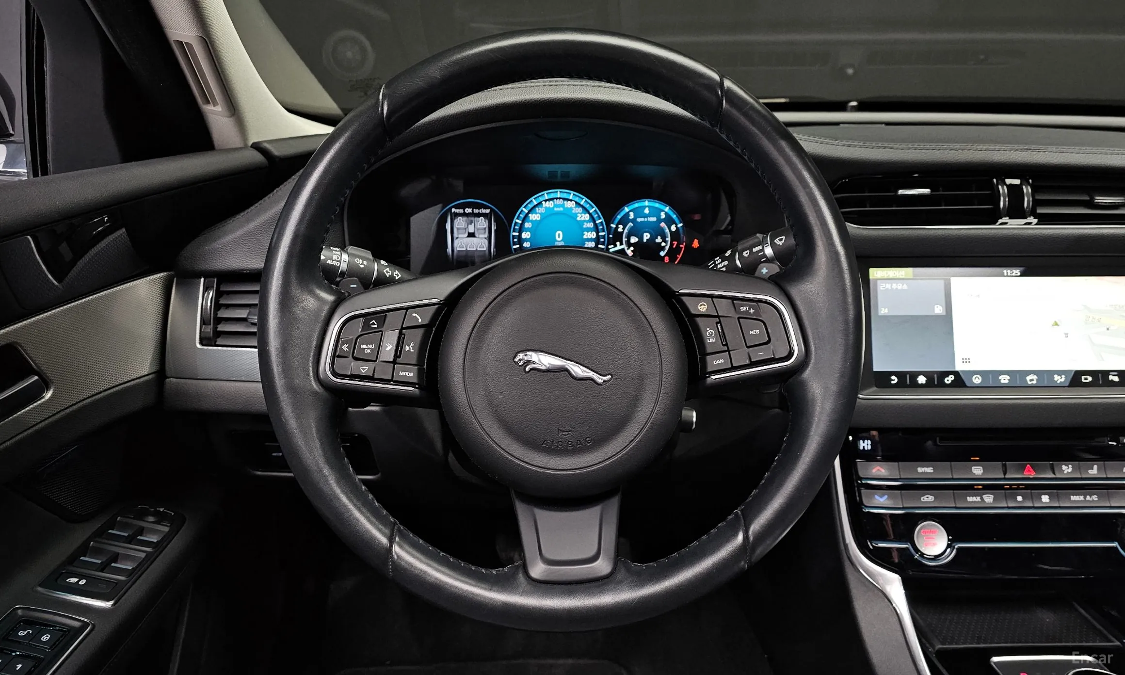 Jaguar XF (x260) превью 13