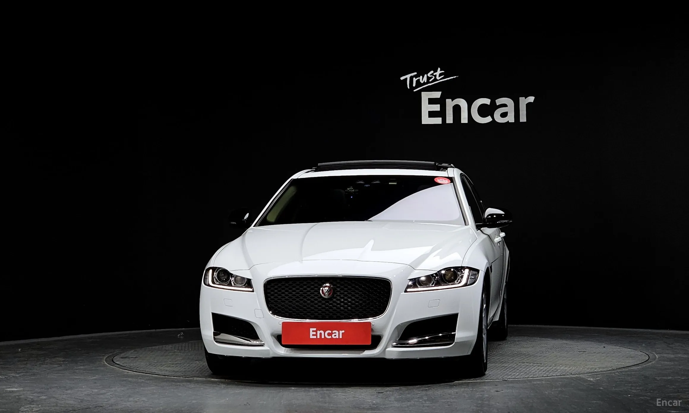 Jaguar XF (x260) превью 3