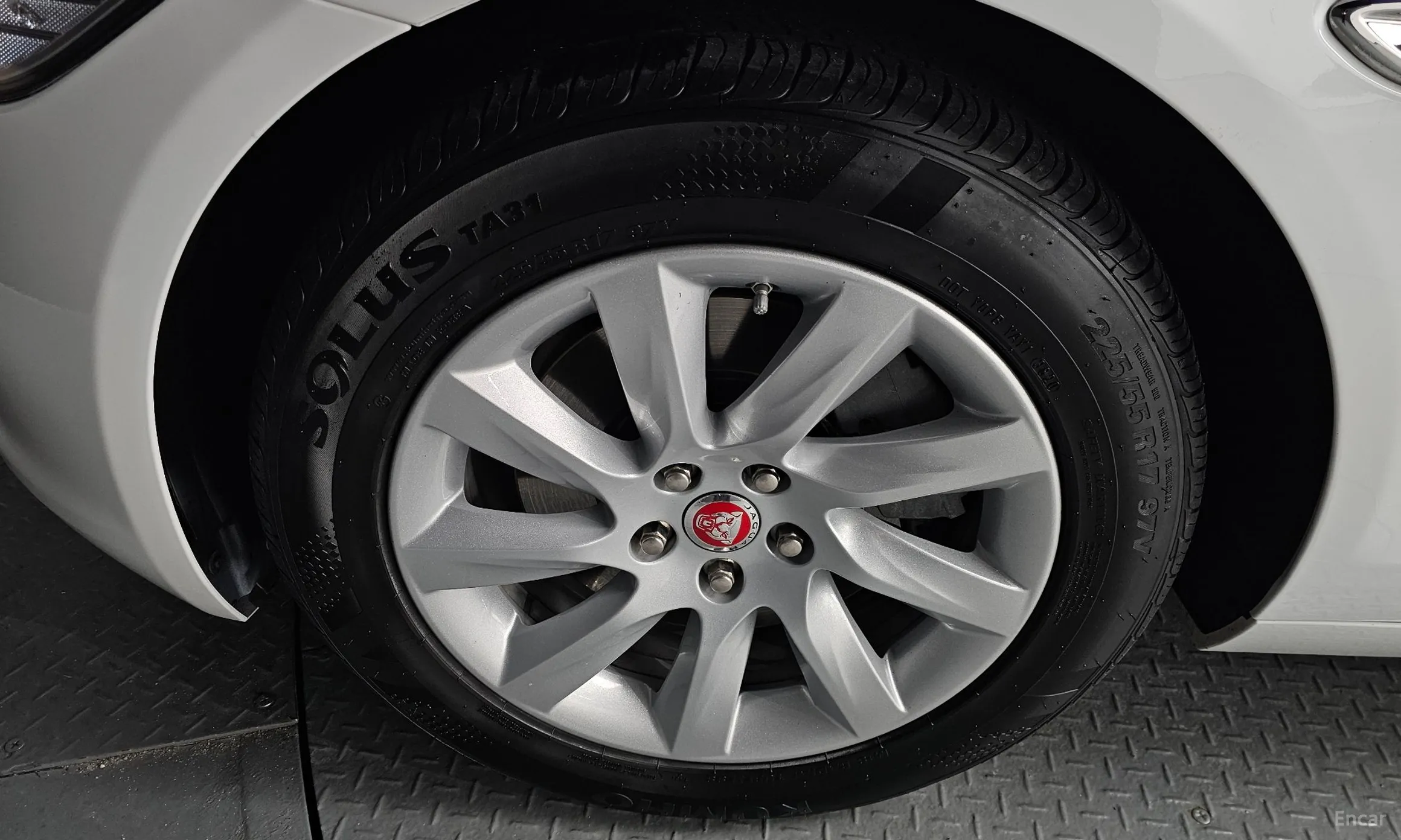 Jaguar XF (x260) превью 5