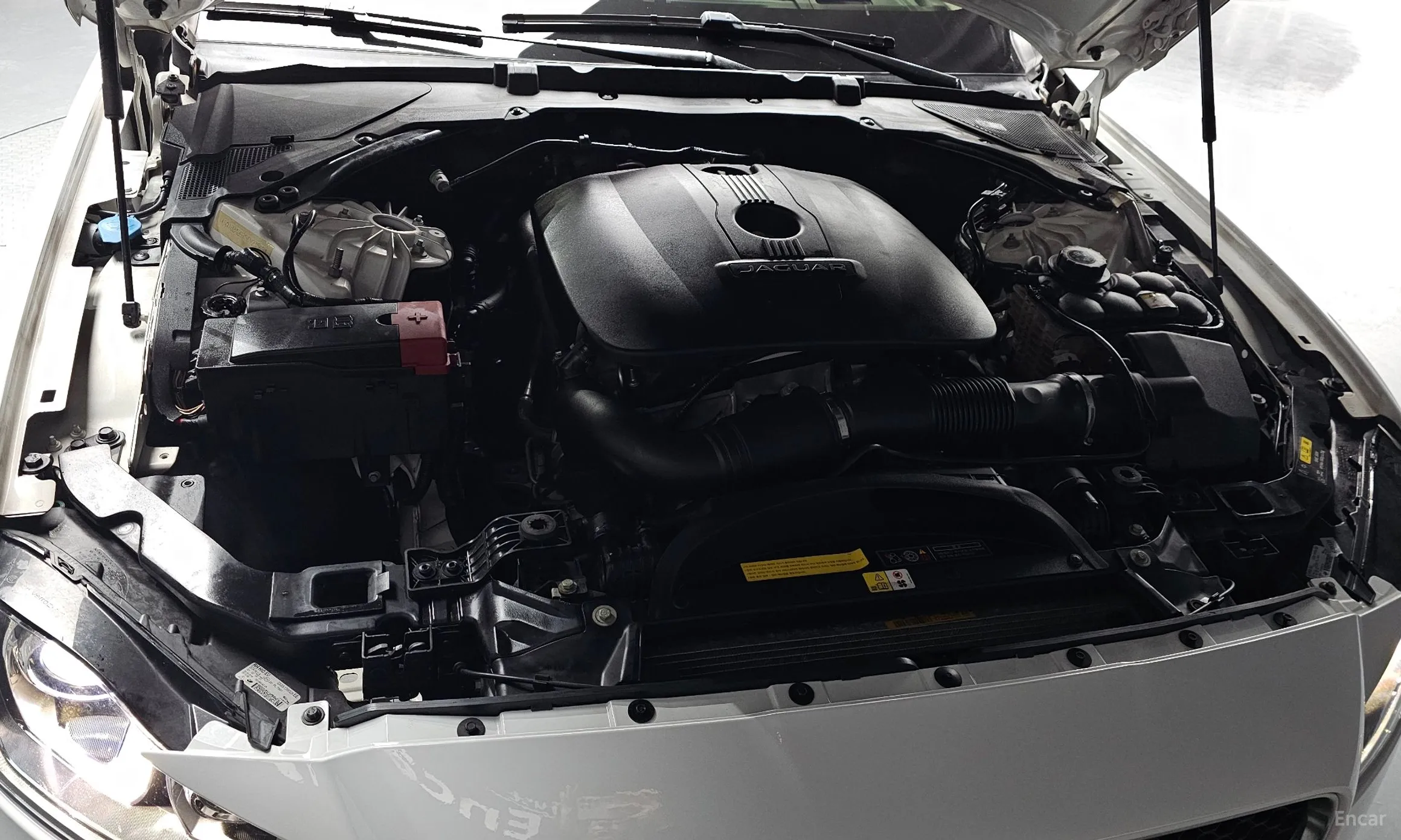 Jaguar XF (x260) превью 6
