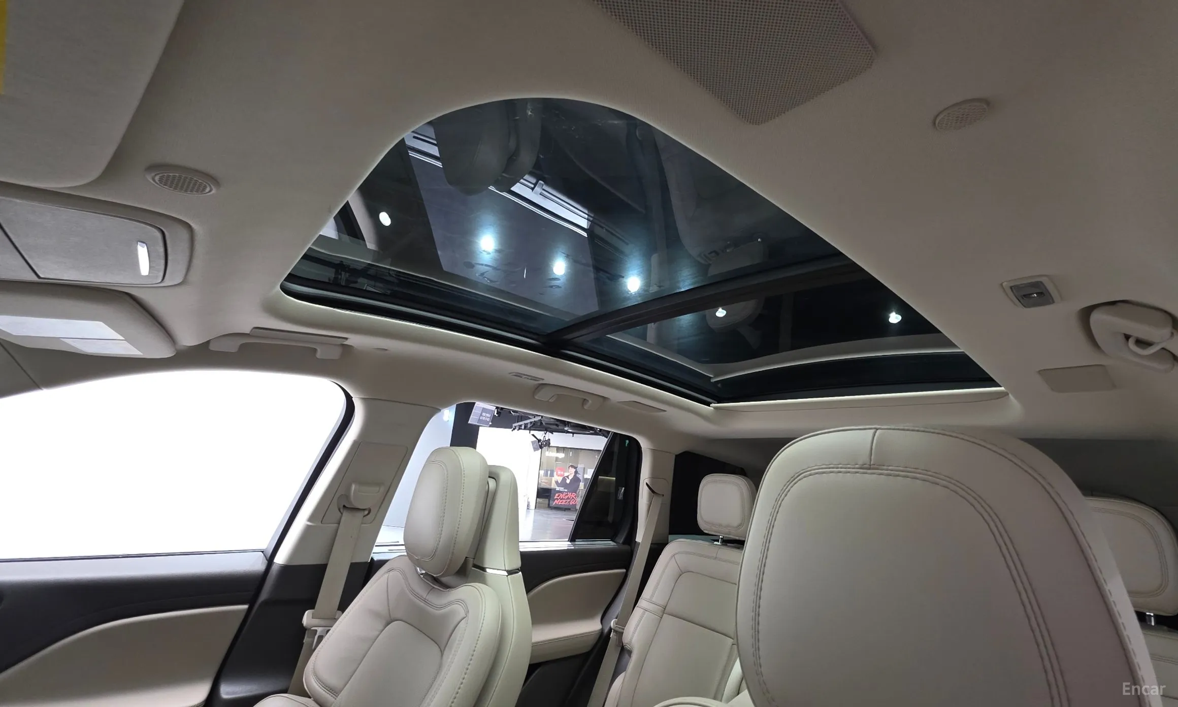 Lincoln Aviator 2nd Generation превью 18