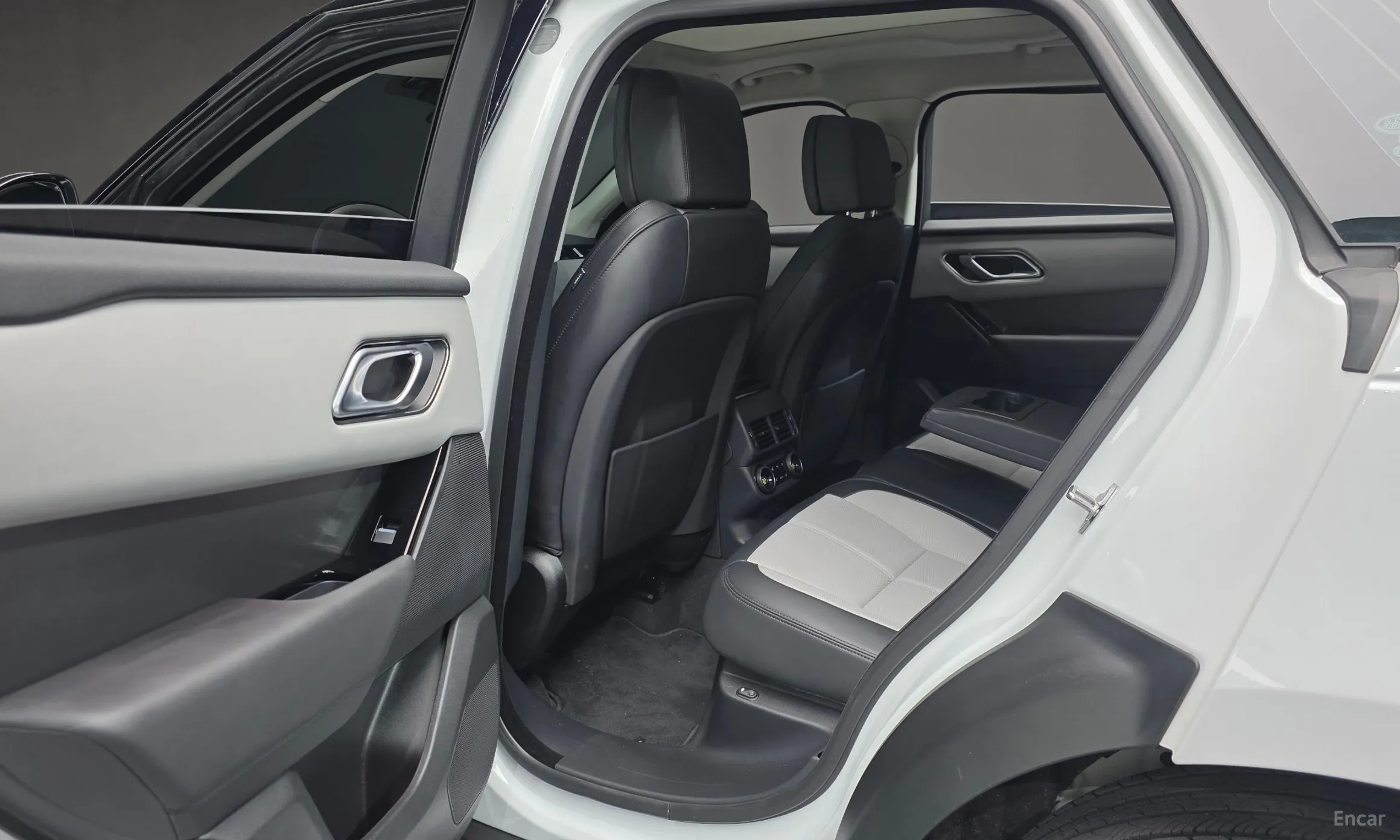 Land Rover Range Rover Bella превью 17