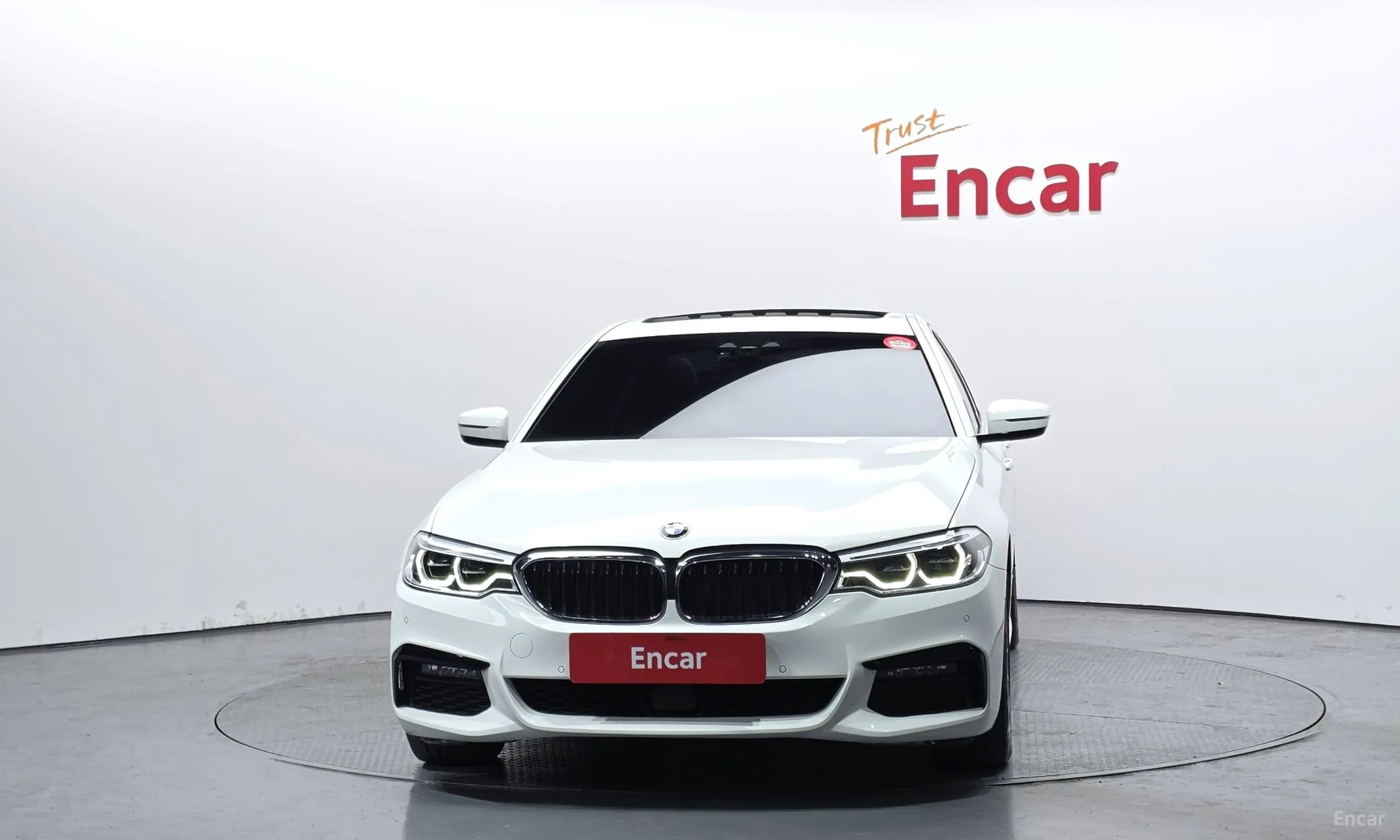 BMW 5 Series (G30) превью 3