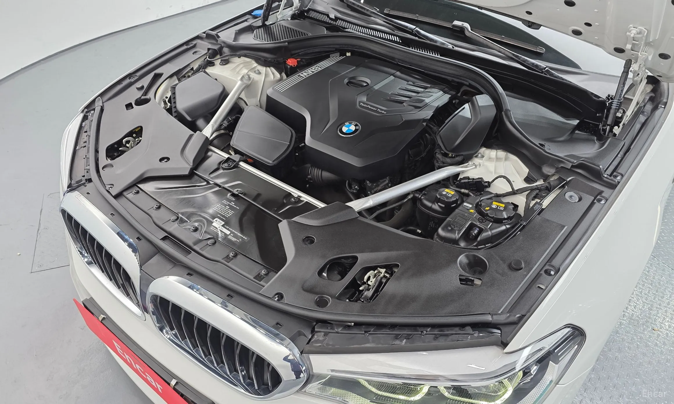 BMW 5 Series (G30) превью 6