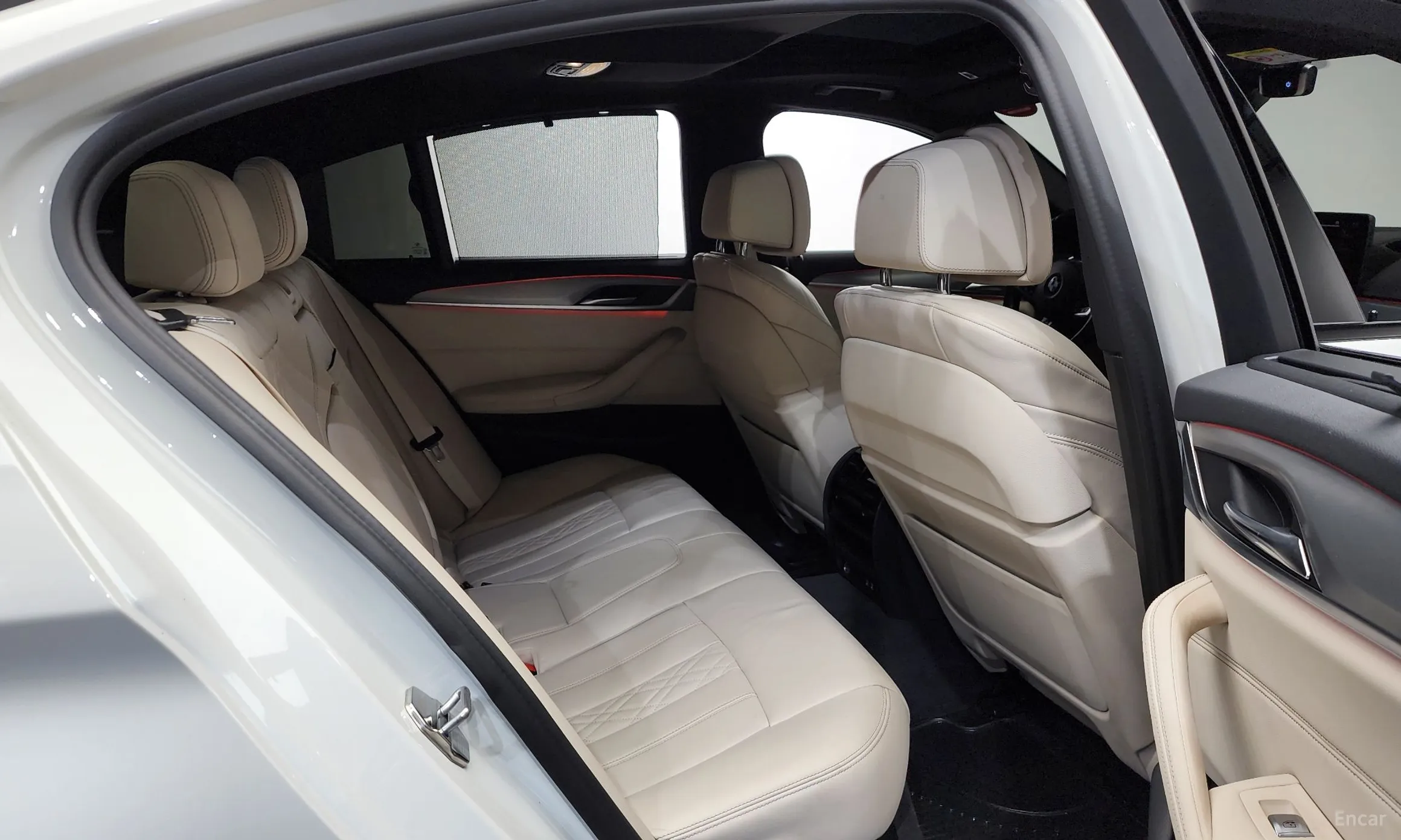 BMW 5 Series (G30) превью 12