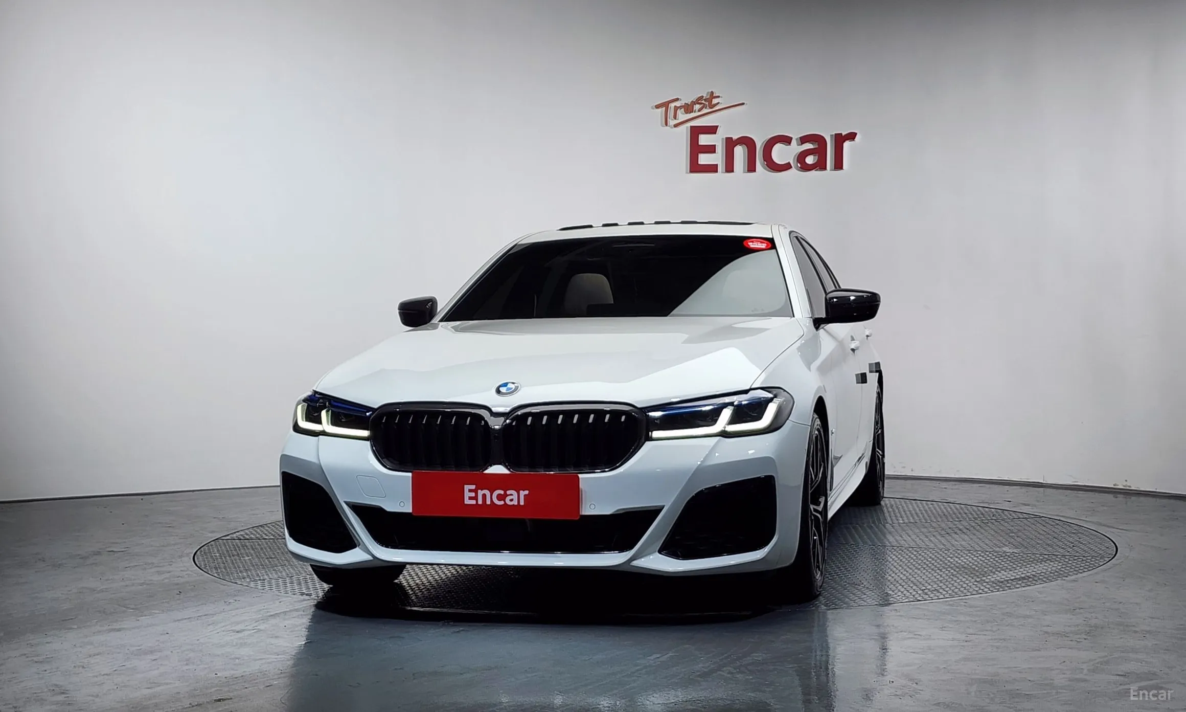 BMW 5 Series (G30) превью 3