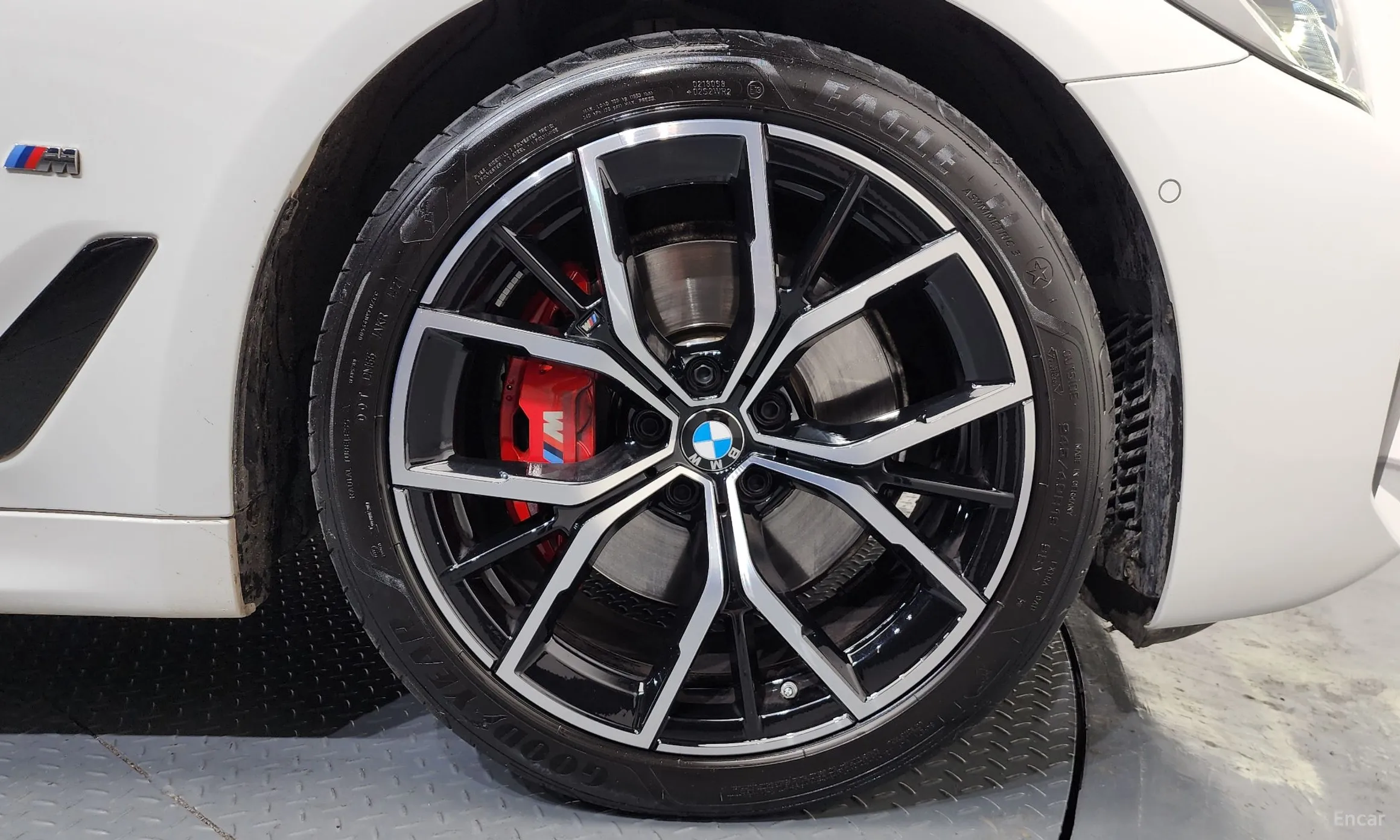 BMW 5 Series (G30) превью 5