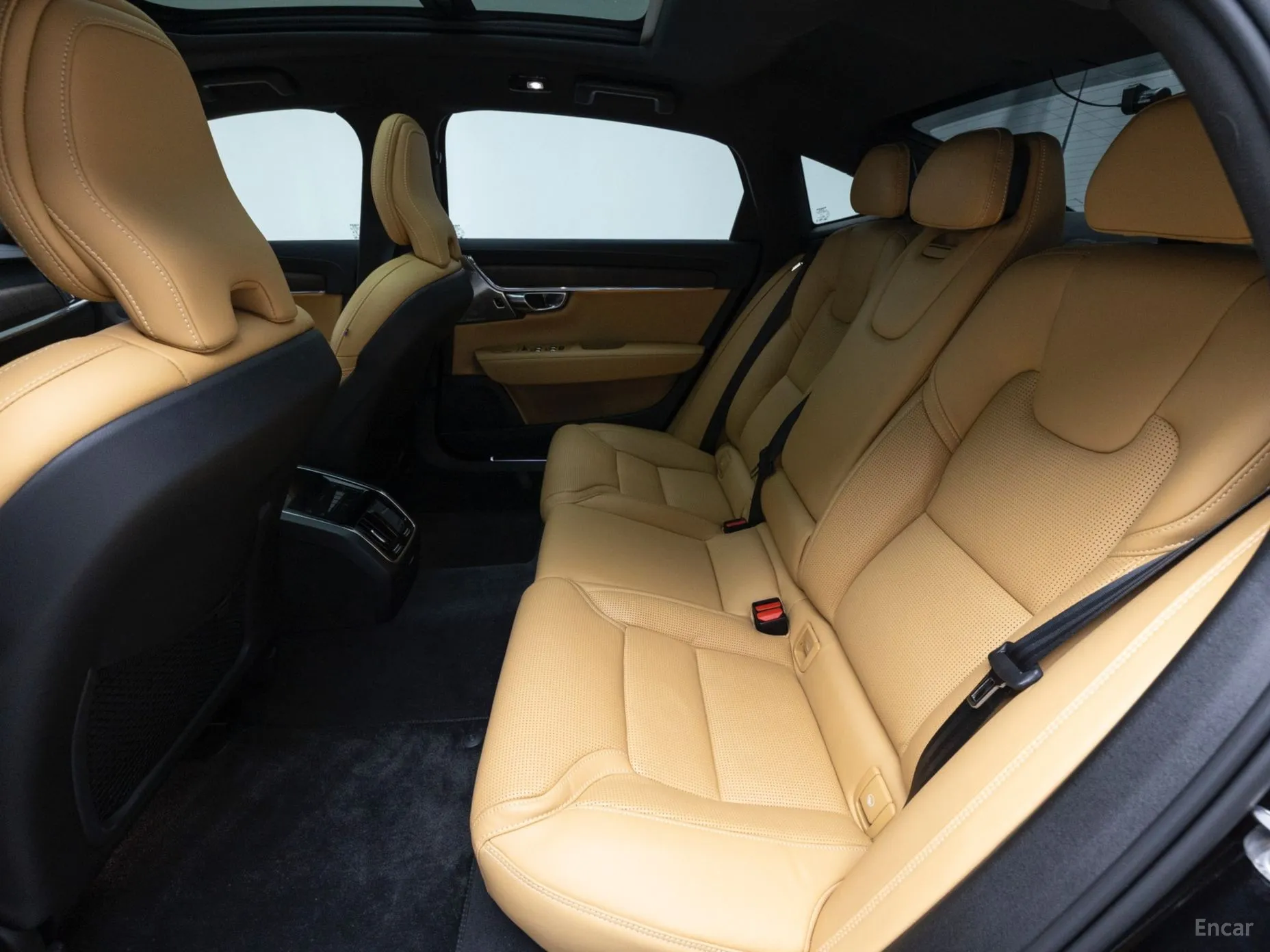 Volvo S90 превью 10