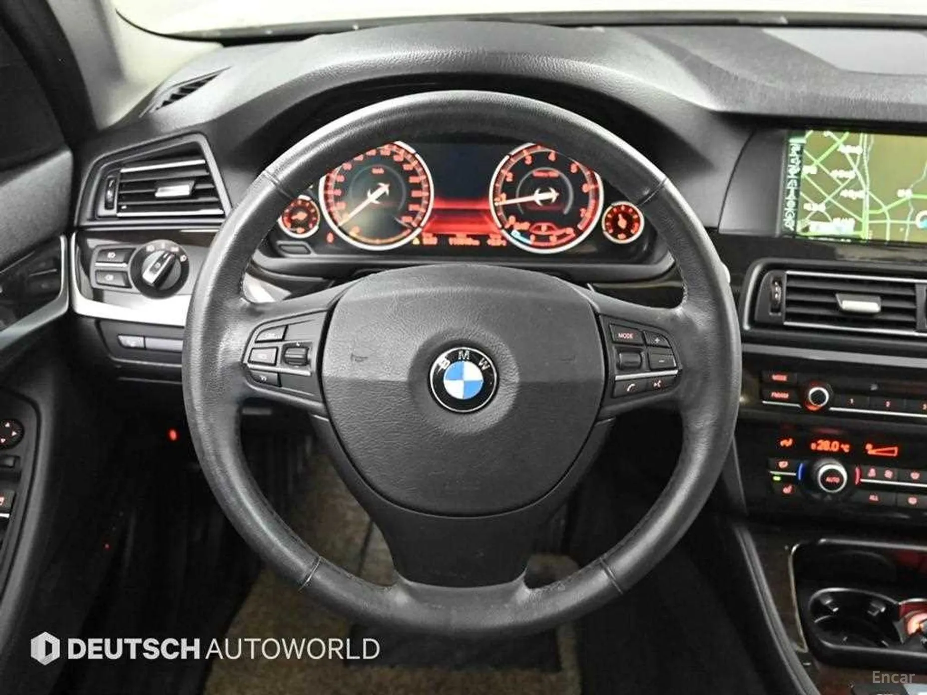 BMW 5 Series (F10) превью 13
