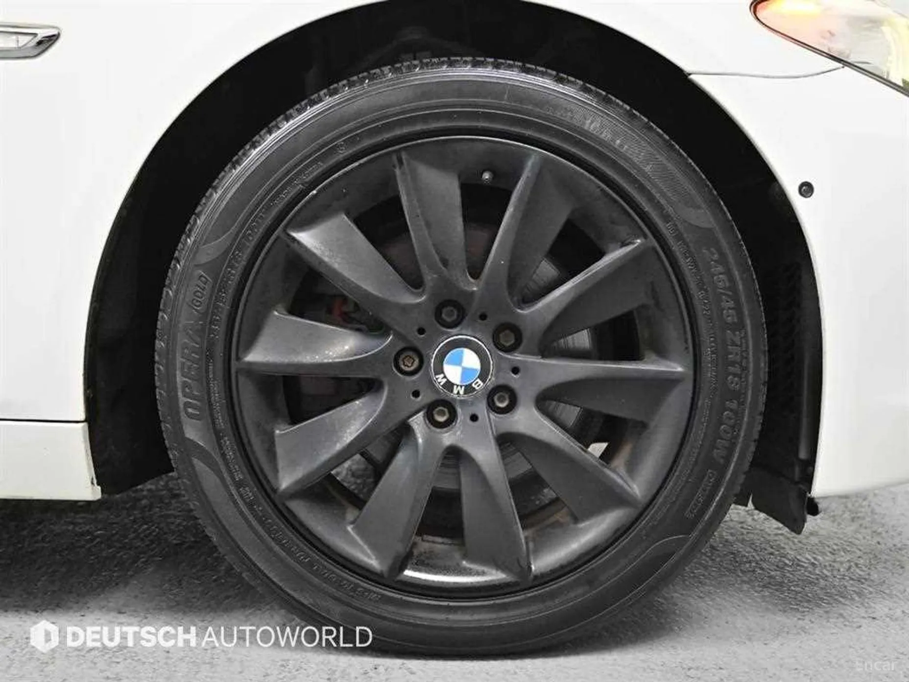 BMW 5 Series (F10) превью 5