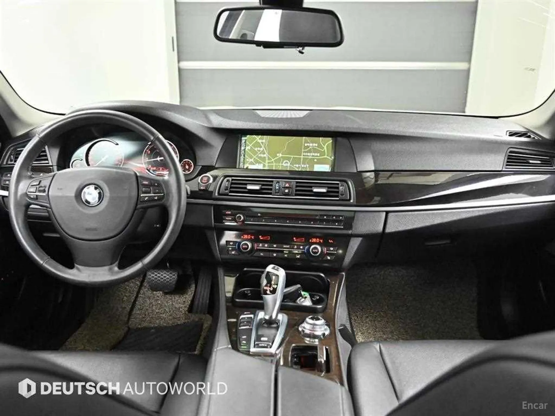 BMW 5 Series (F10) превью 7