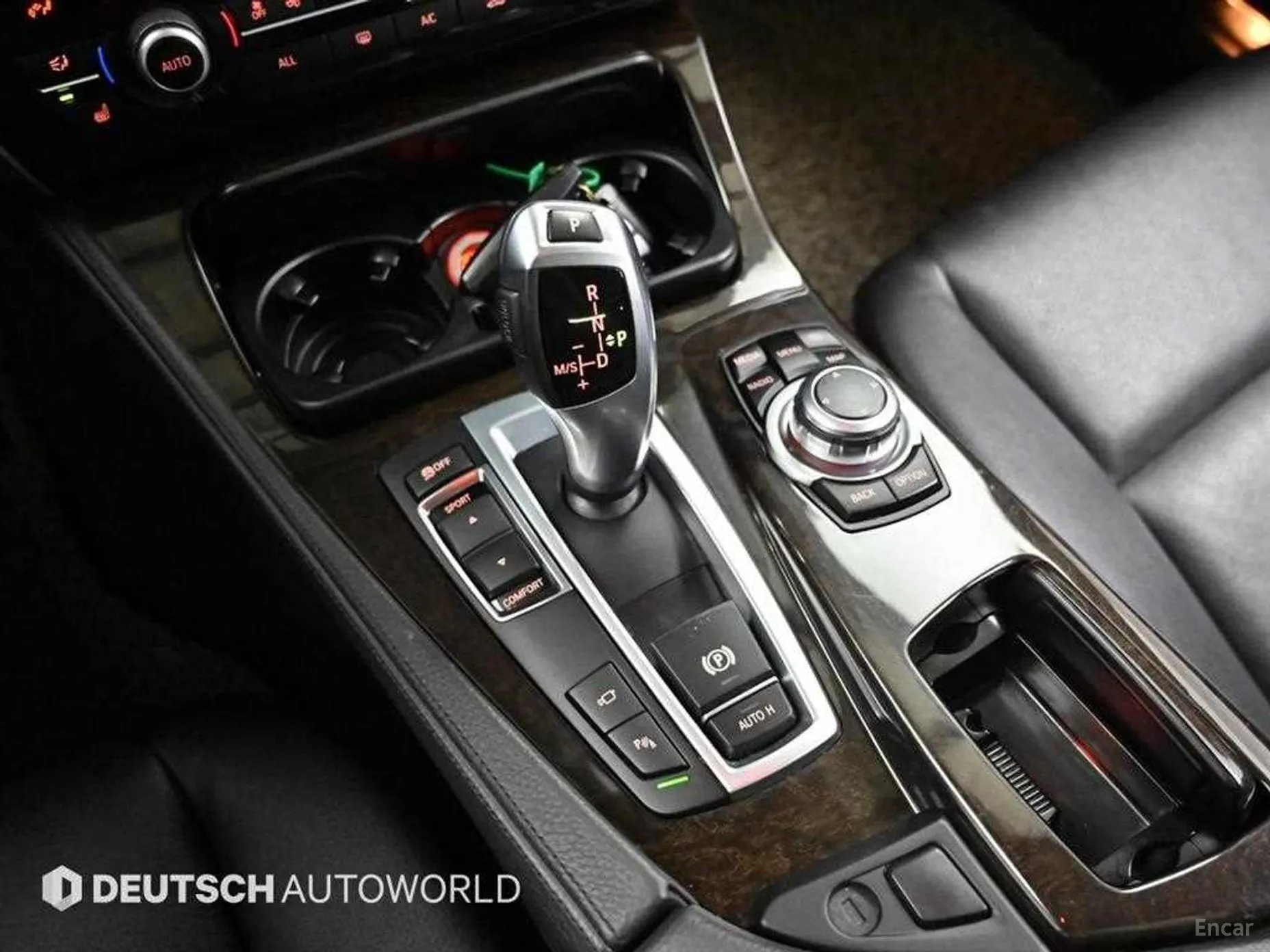 BMW 5 Series (F10) превью 9