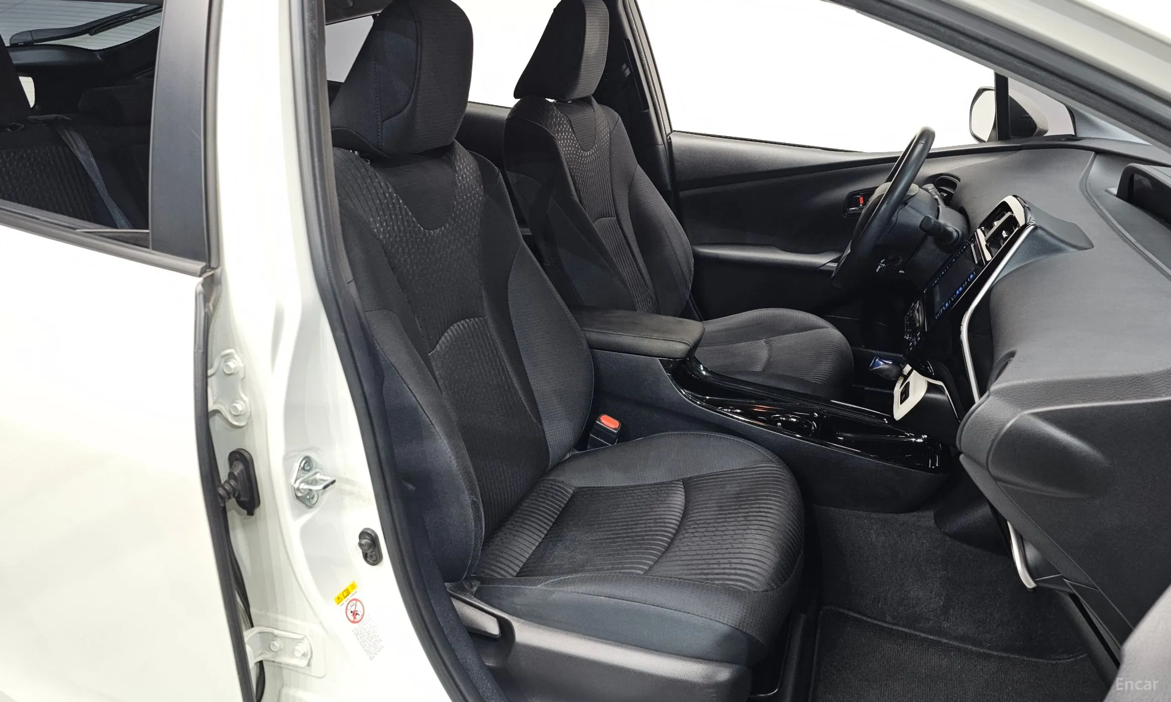 Toyota Prius 4th Generation превью 10