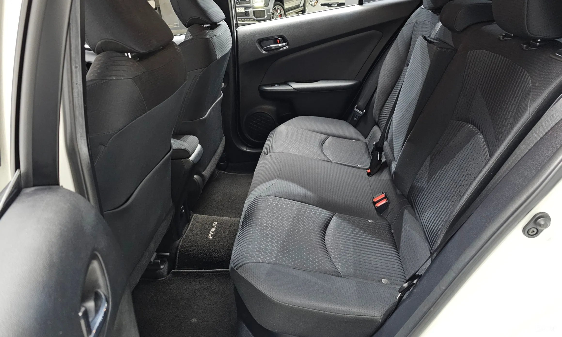 Toyota Prius 4th Generation превью 12