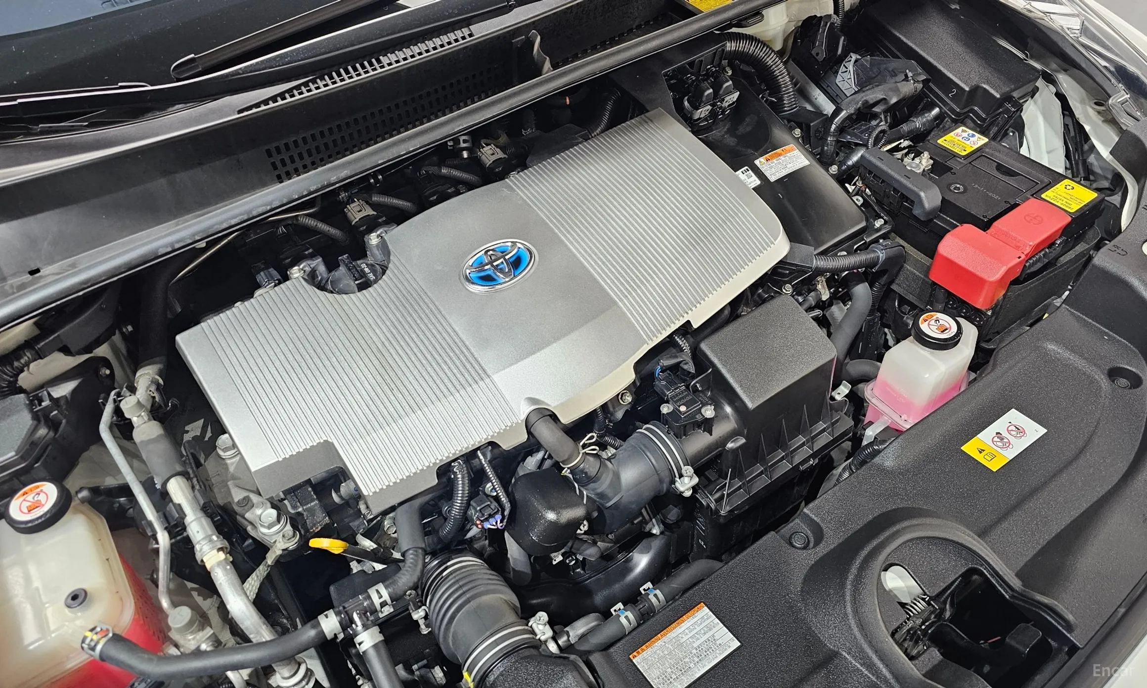Toyota Prius 4th Generation превью 6