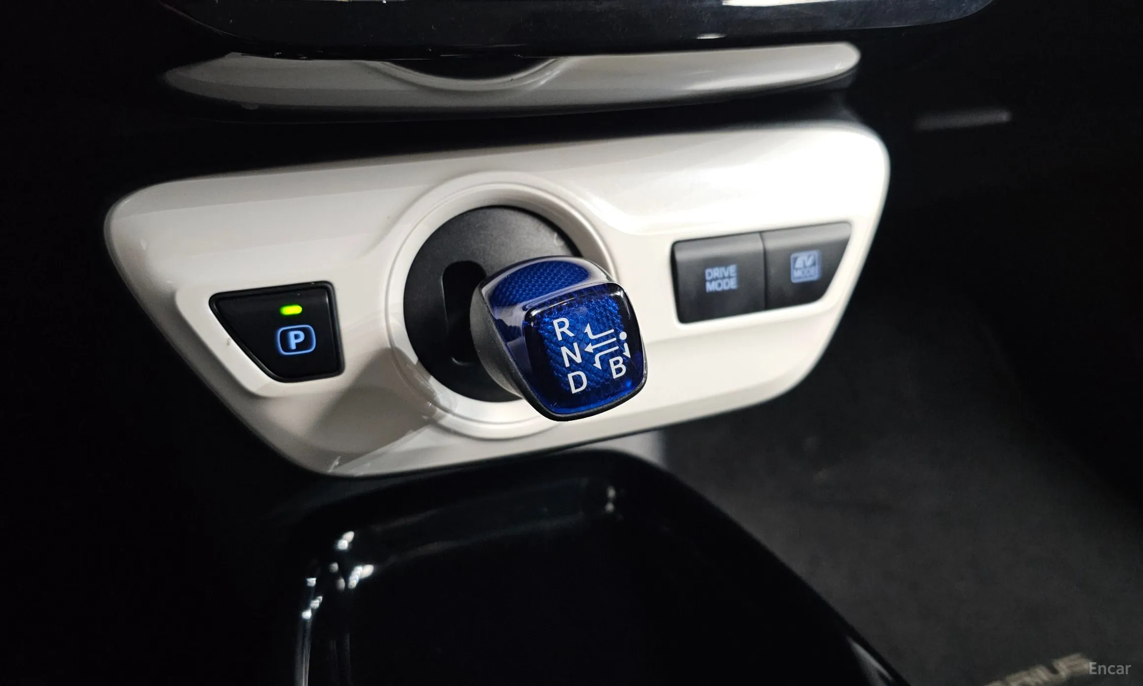Toyota Prius 4th Generation превью 9