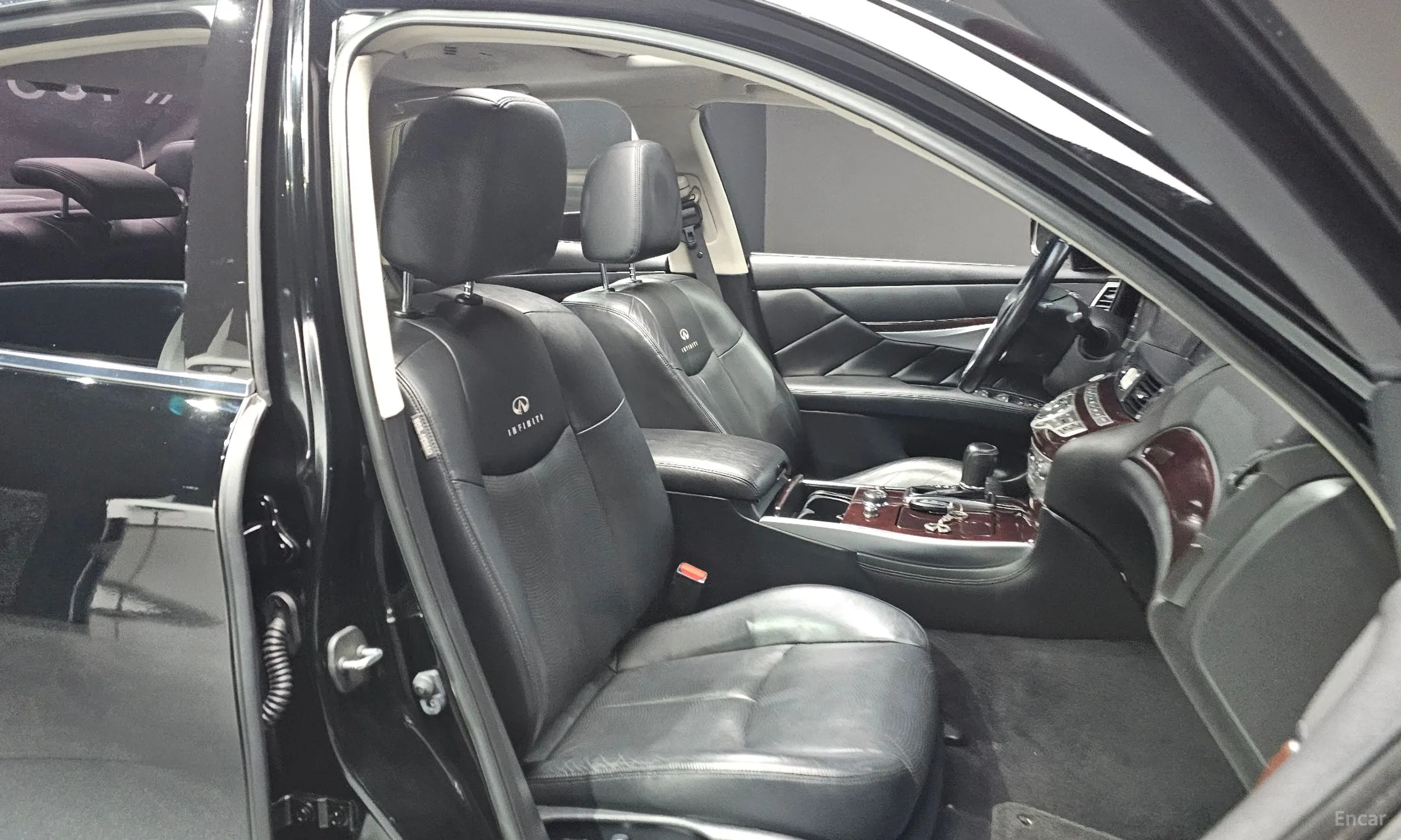 Infiniti M30d превью 10