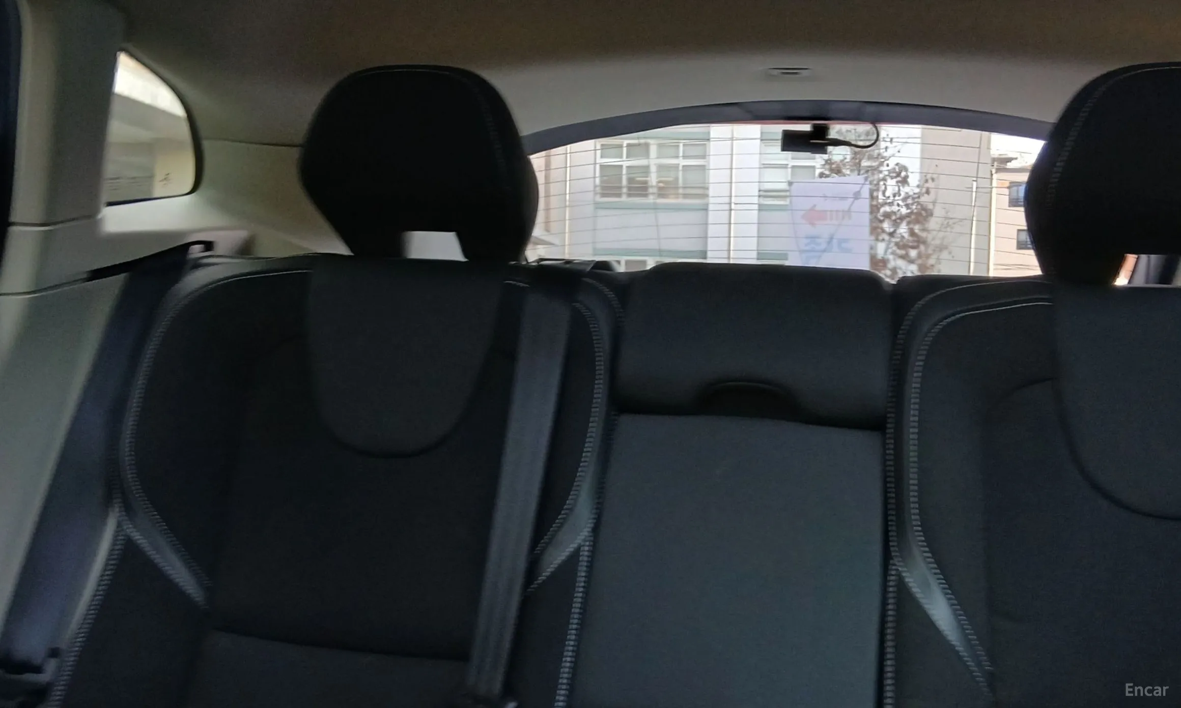 Volvo V40 превью 12