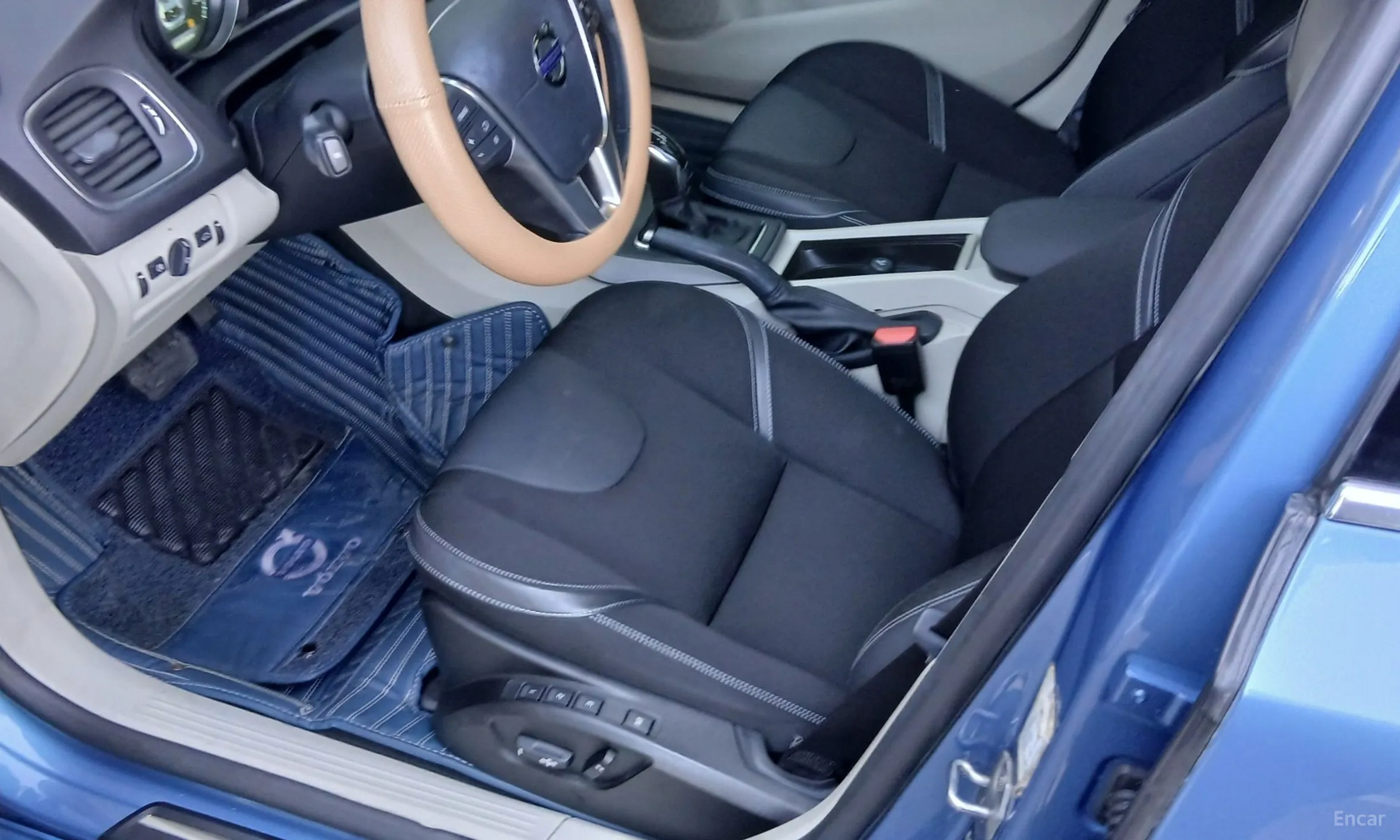 Volvo V40 превью 13