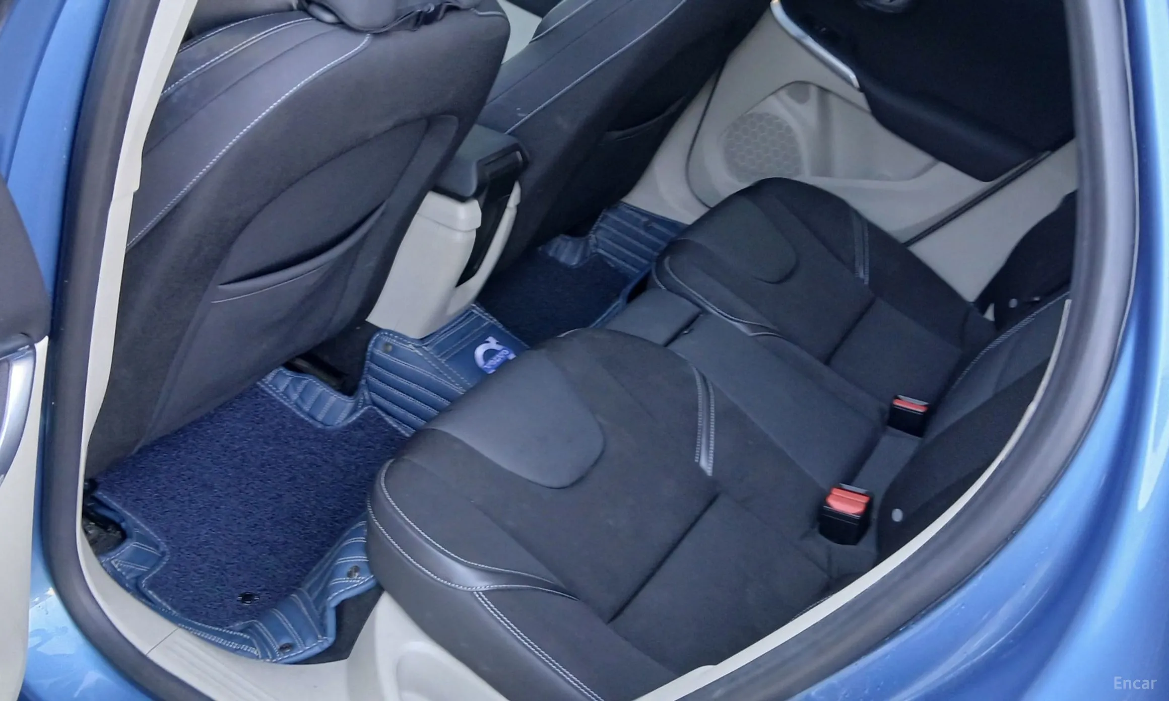 Volvo V40 превью 16