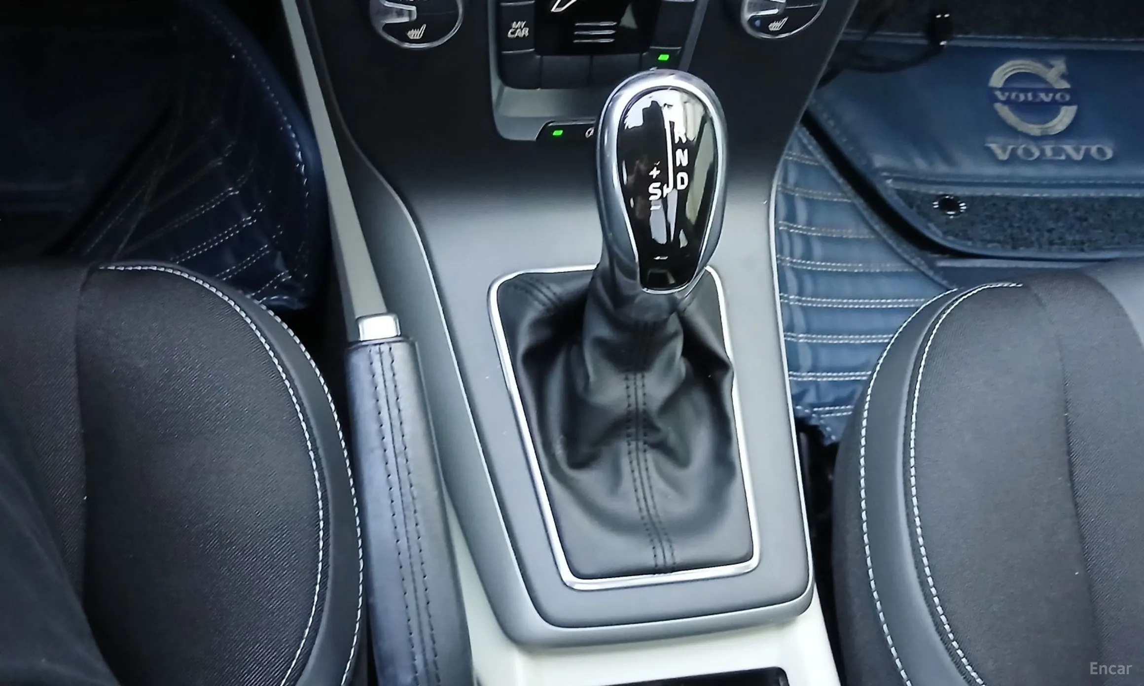 Volvo V40 превью 18