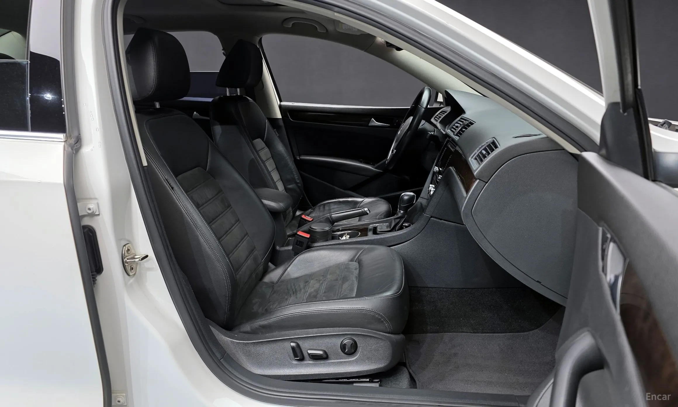 Volkswagen The New Passat превью 11