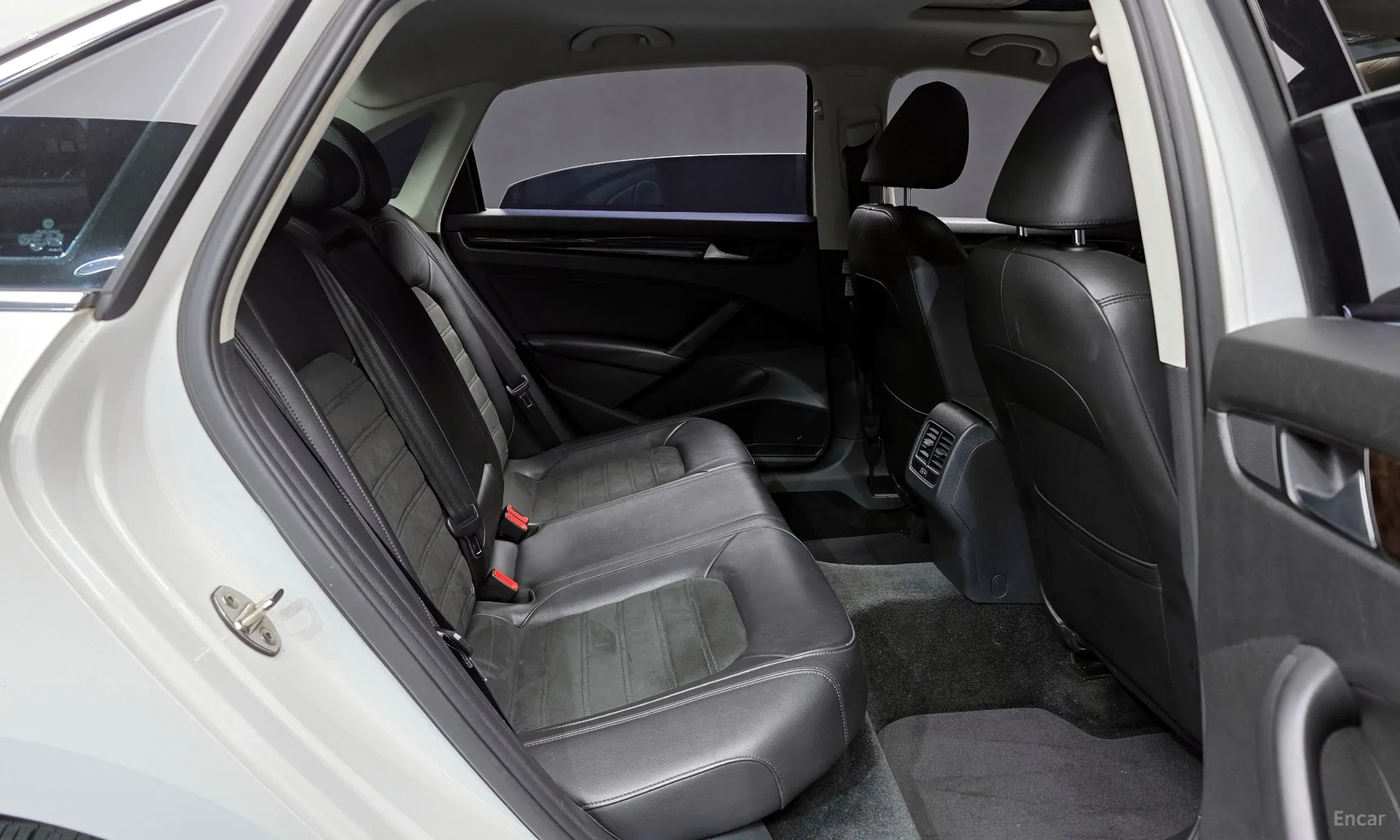 Volkswagen The New Passat превью 12