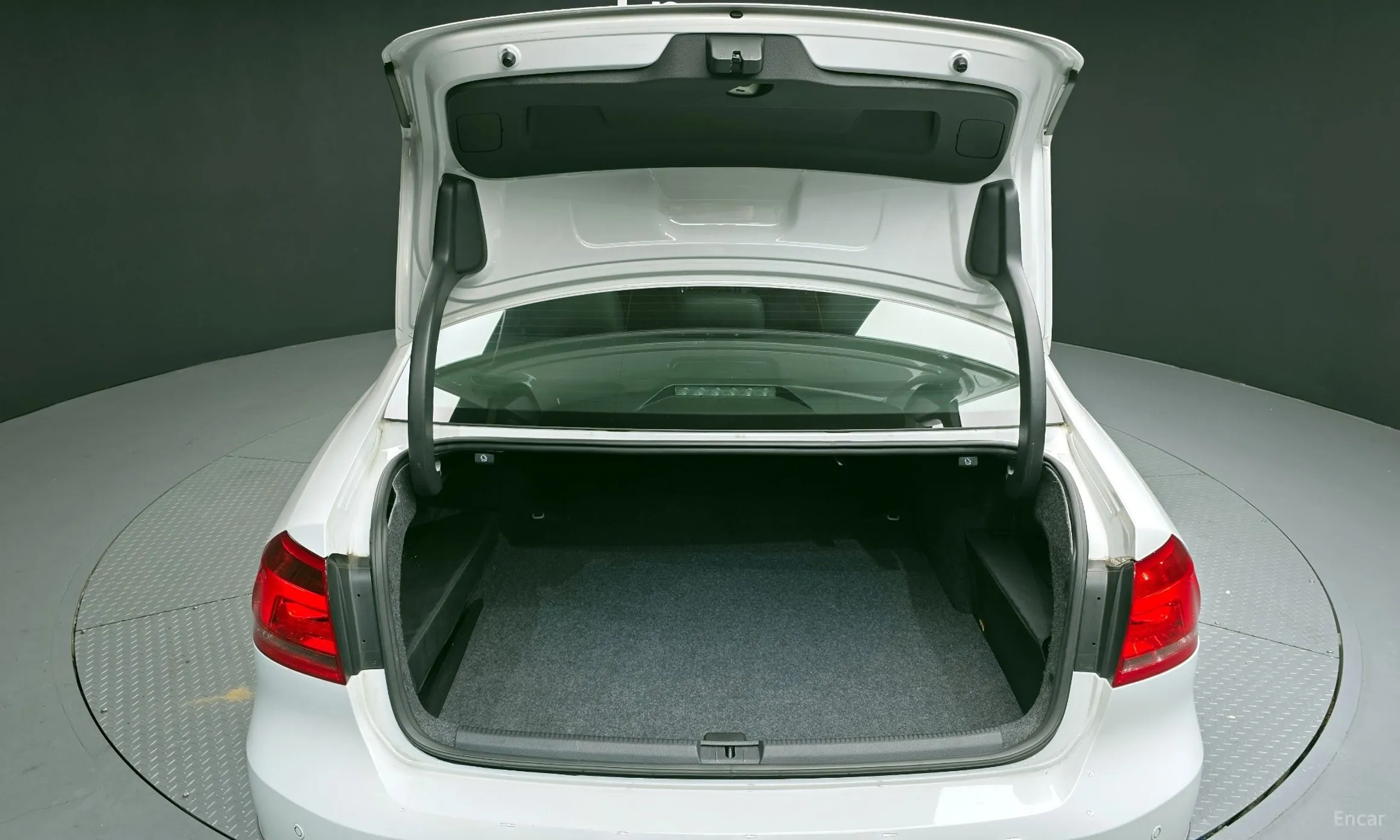 Volkswagen The New Passat превью 20