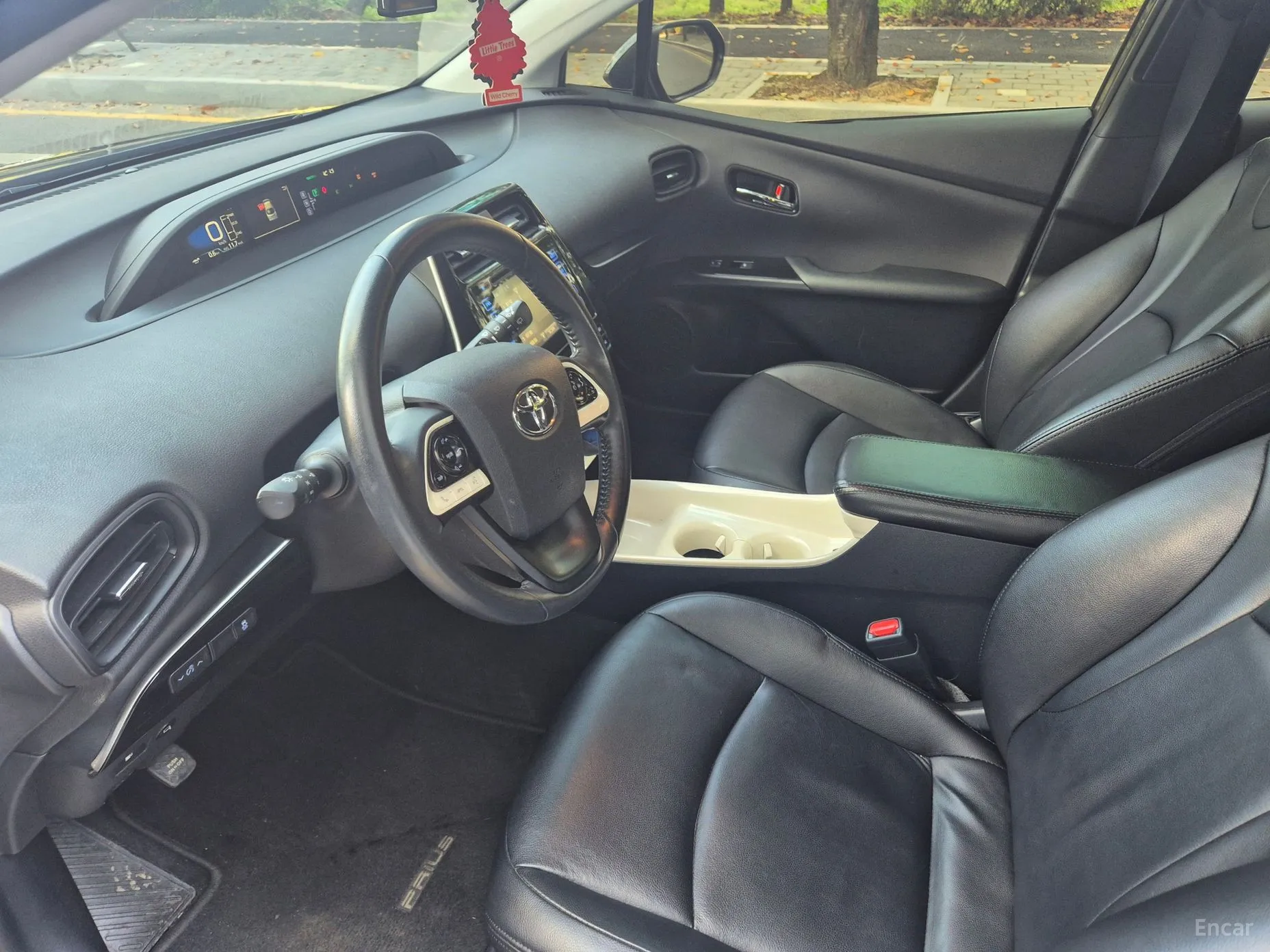 Toyota Prius 4th Generation превью 9