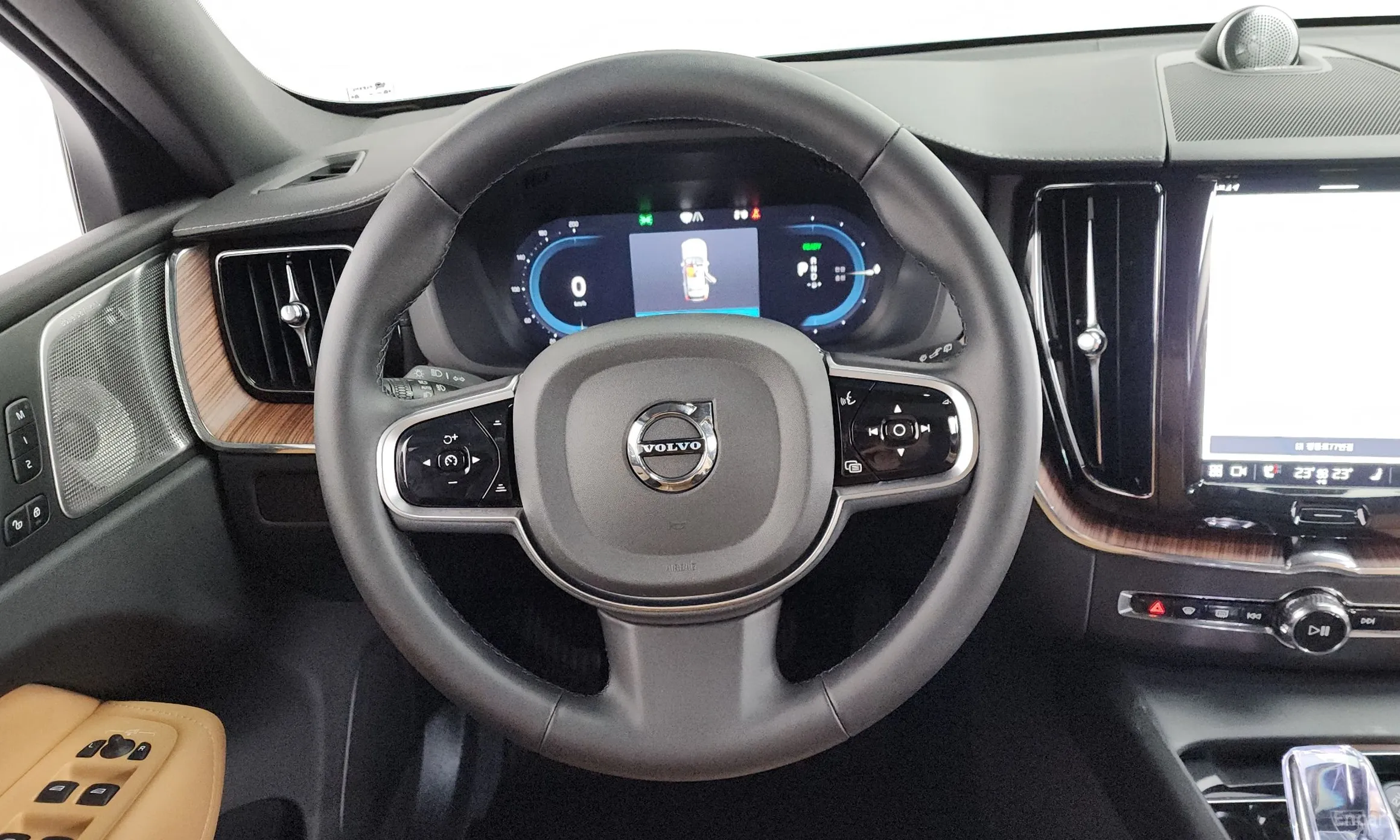 Volvo XC60 Gen 2 превью 13